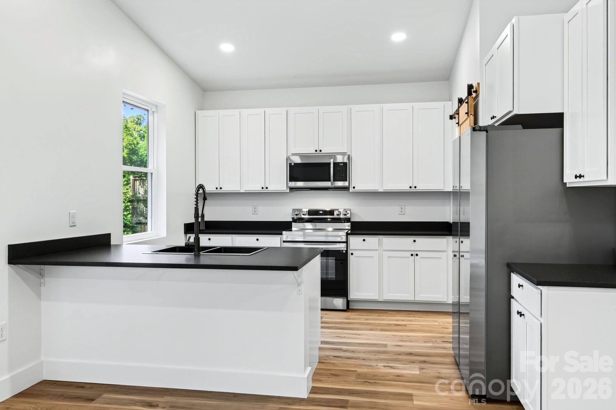 60 Pearl Street Property Photo 4