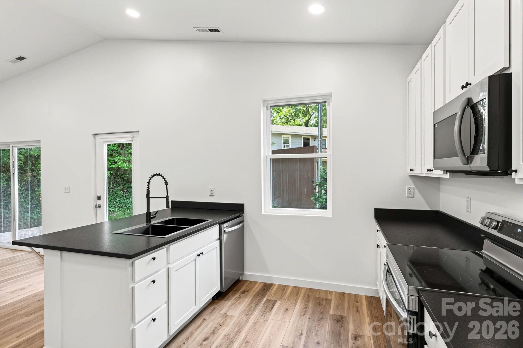 60 Pearl Street Property Photo 5