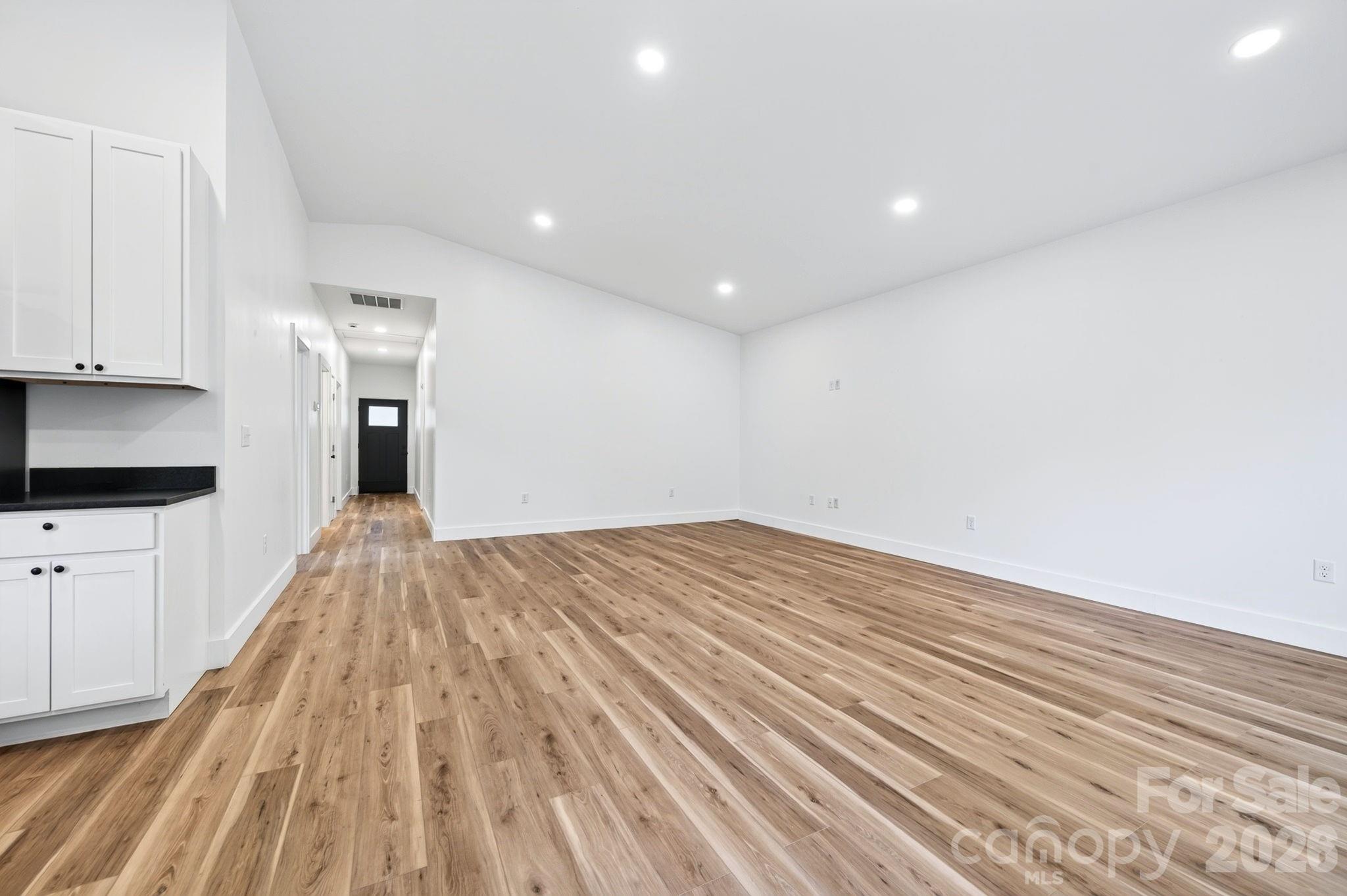 60 Pearl Street Property Photo 9