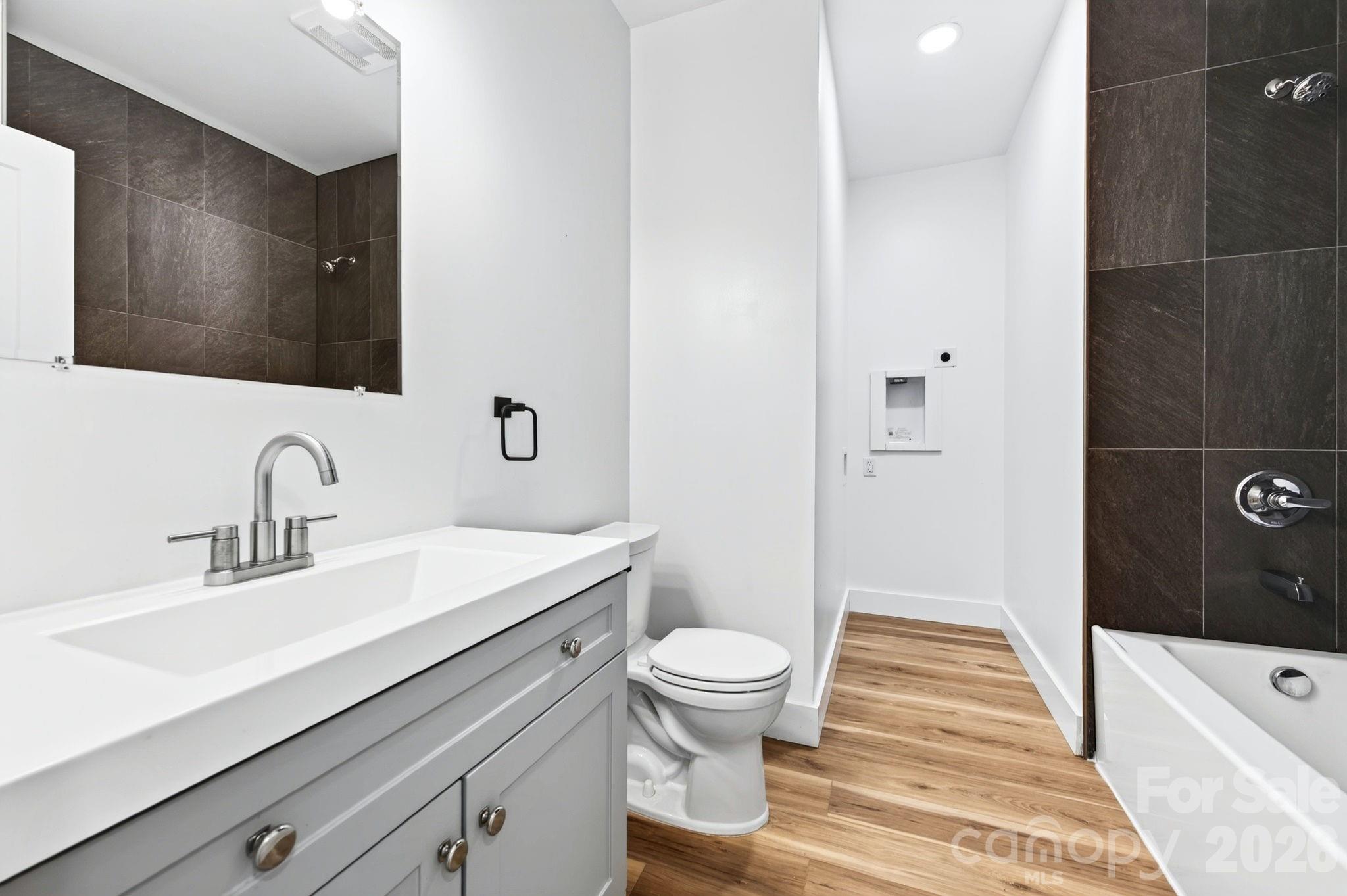 60 Pearl Street Property Photo 15