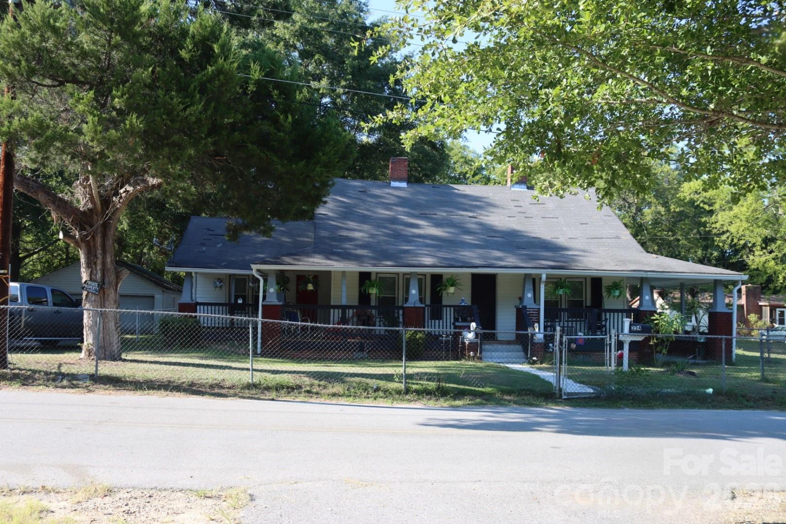 224 Godfrey Street Property Photo 1