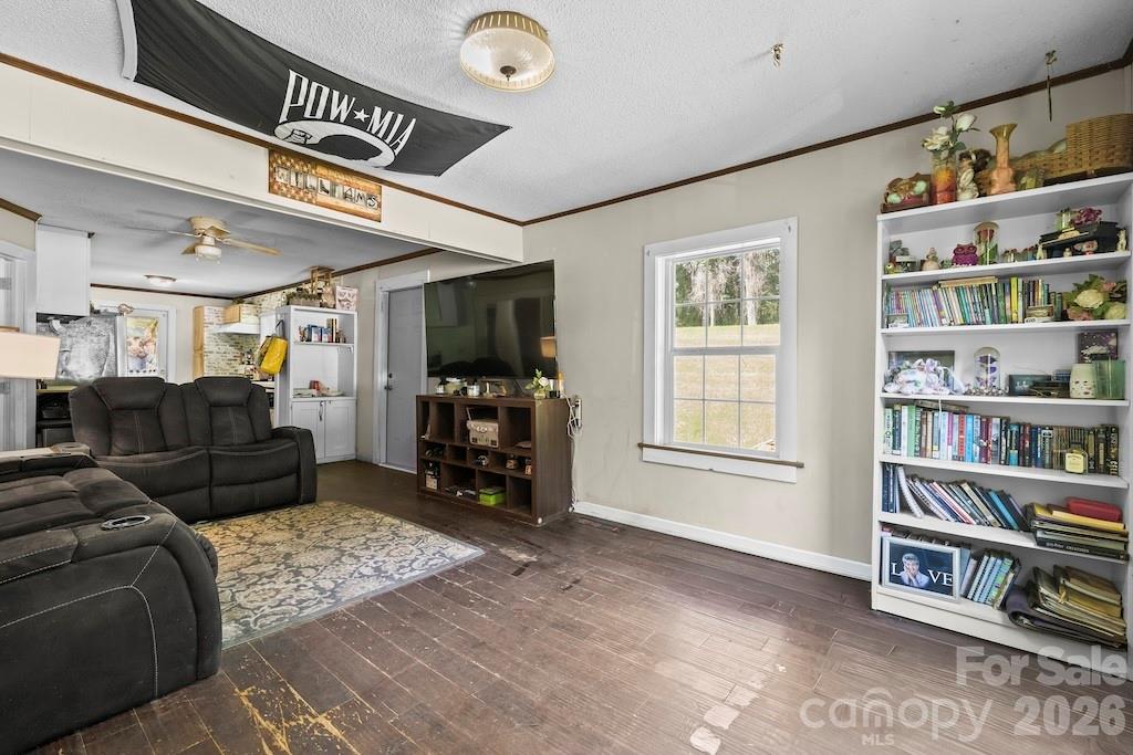 6287 Barclay Lane Property Photo 4