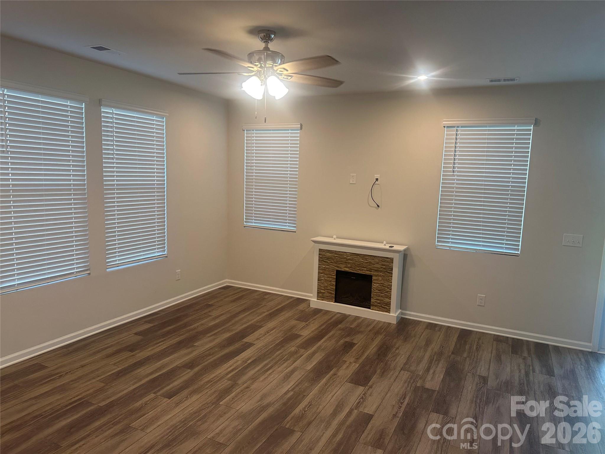 9021 Northfield Crossing Drive Property Photo 2
