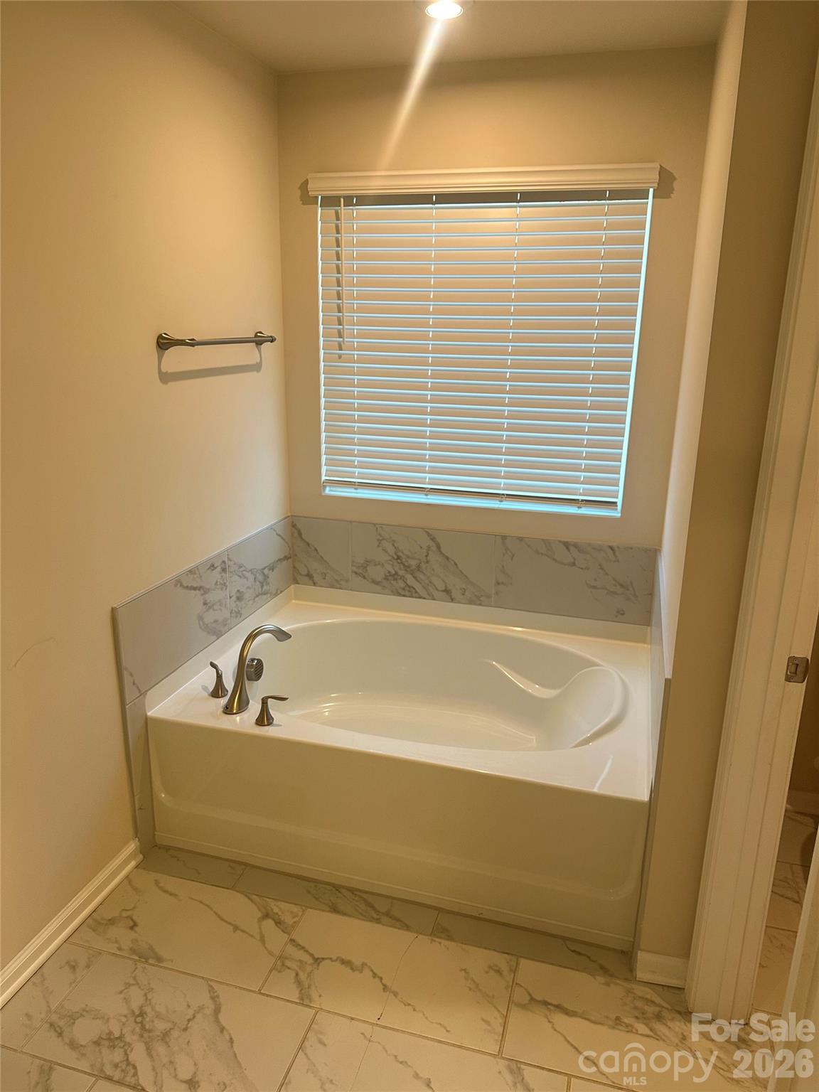9021 Northfield Crossing Drive Property Photo 14