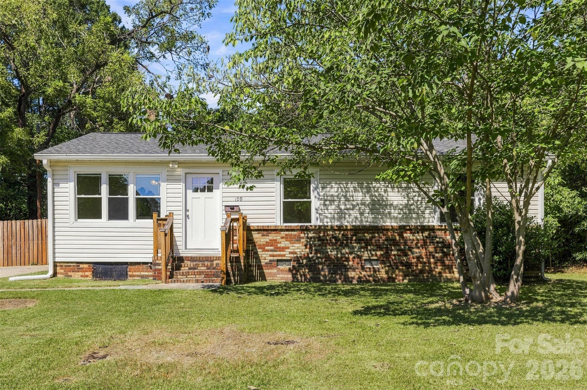 109 E Georgia Avenue Property Photo 1