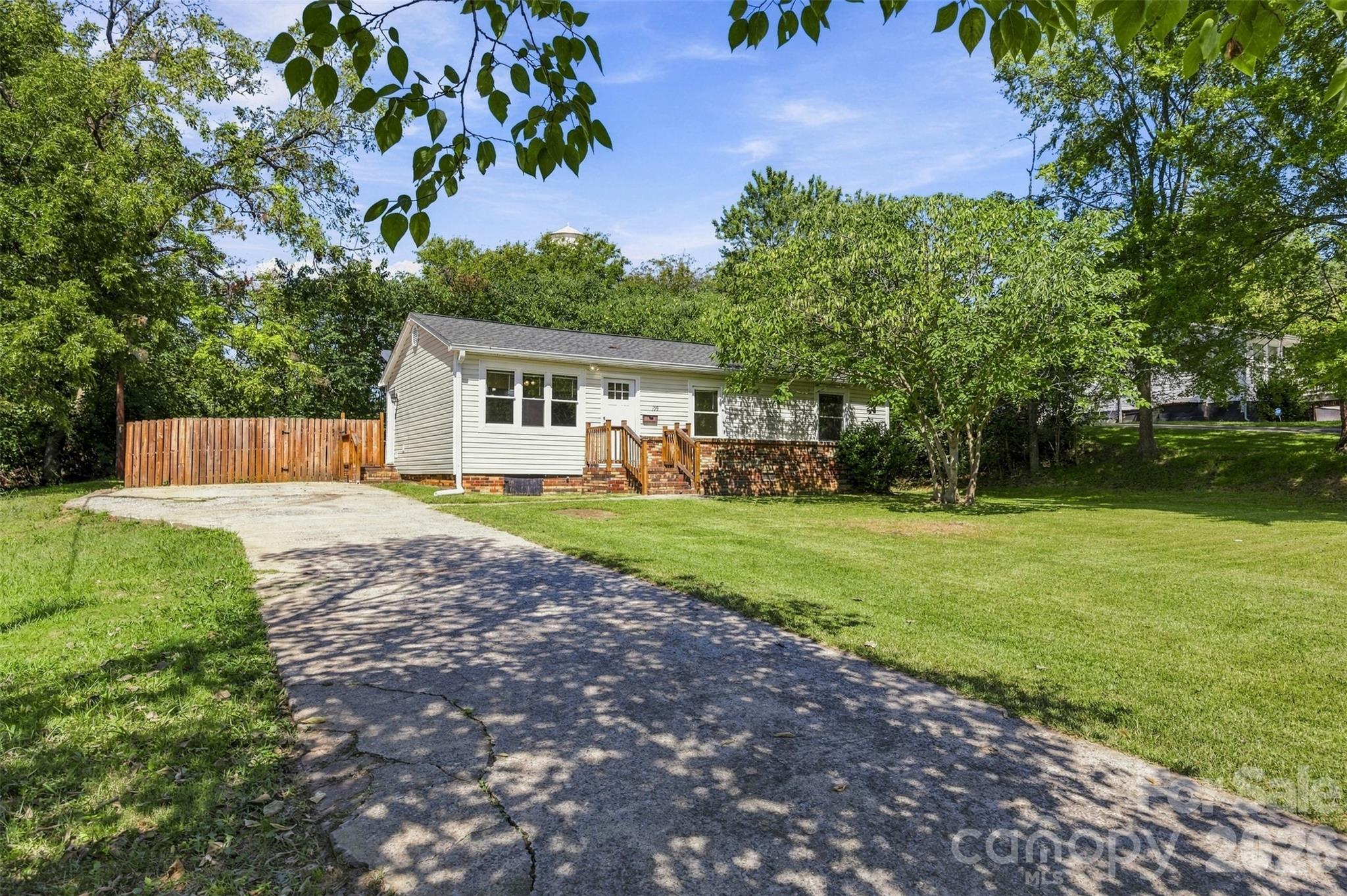109 E Georgia Avenue Property Photo 2