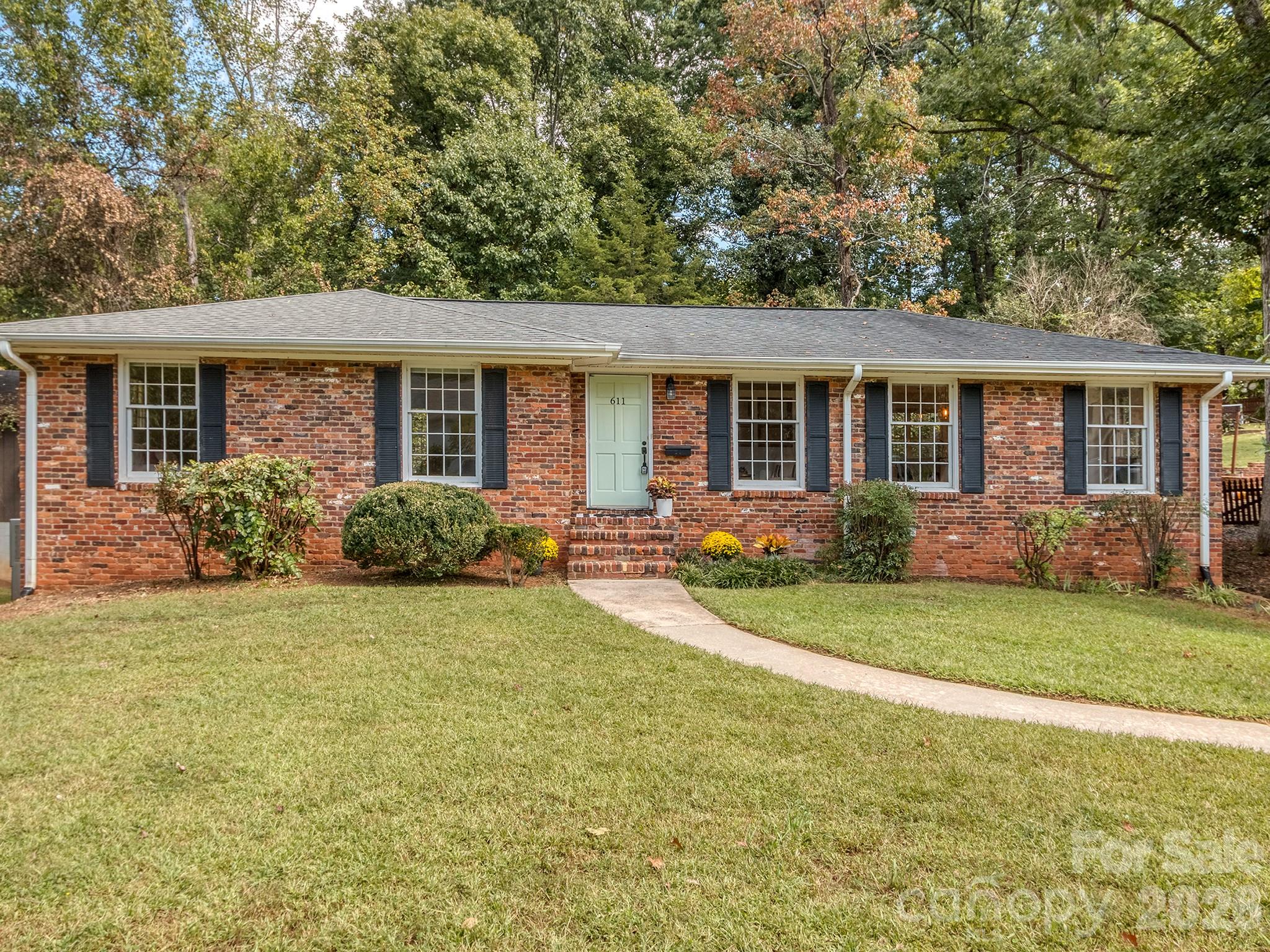 611 Reynolds Drive Property Photo 1