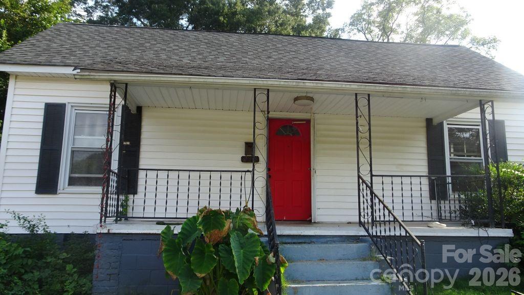 214 E Pressley Avenue Property Photo 1