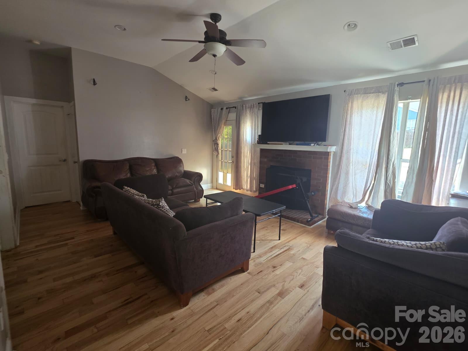 11619 Bowsby Court Property Photo 8