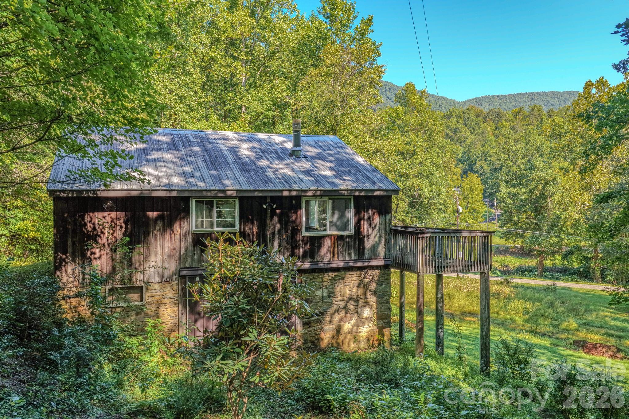 144 Lake Esterena Drive Na Property Photo 2