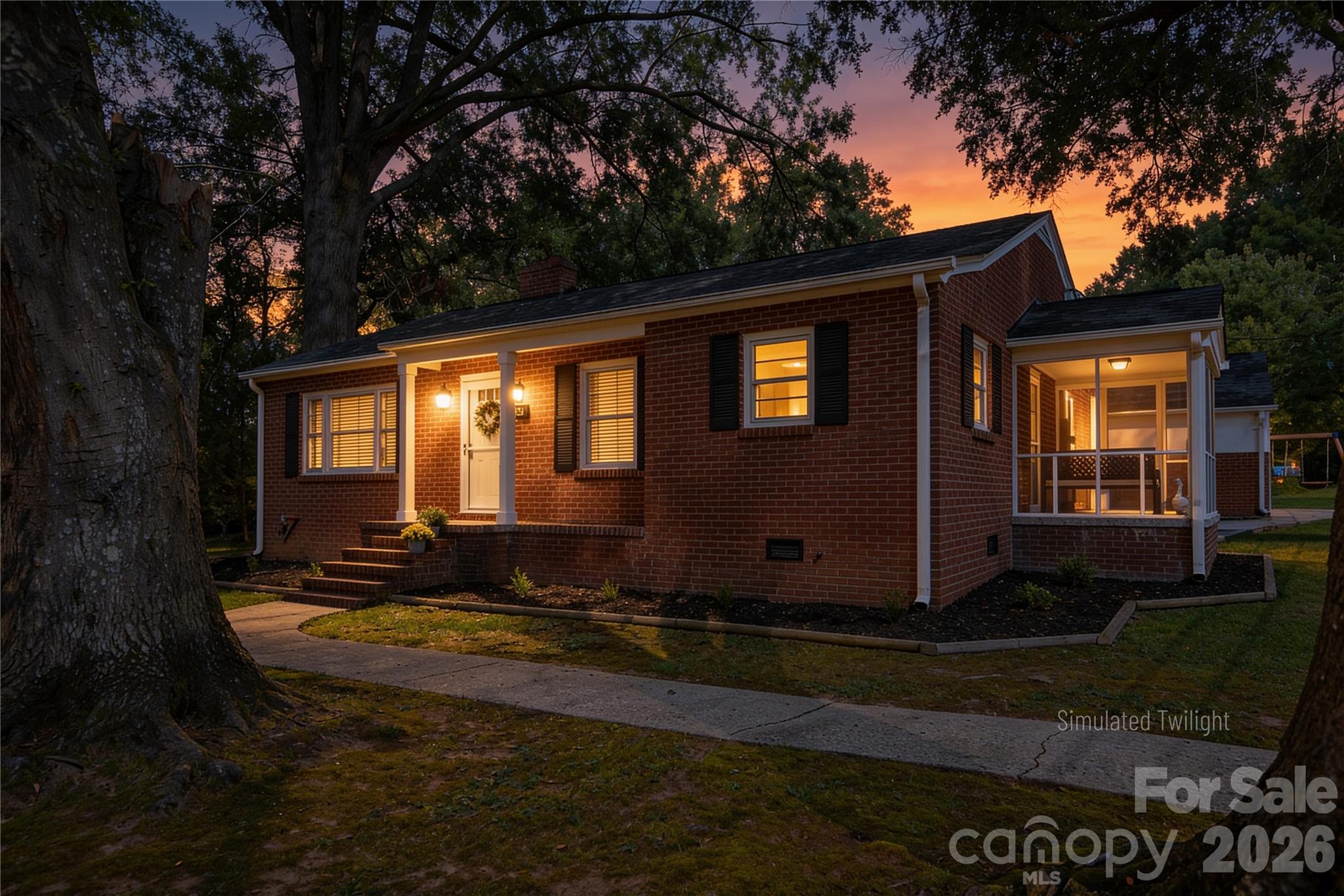 123 E Dixon Street Property Photo 1