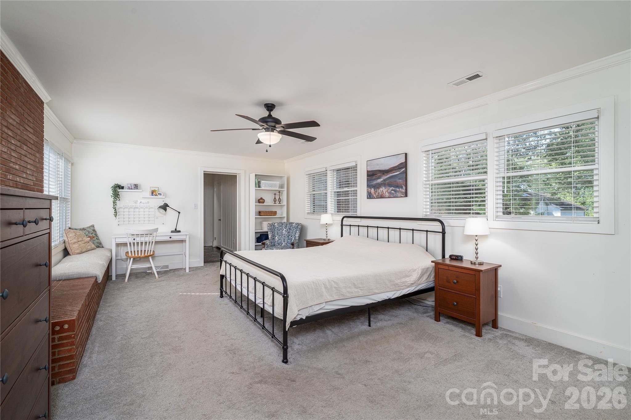 123 E Dixon Street Property Photo 15