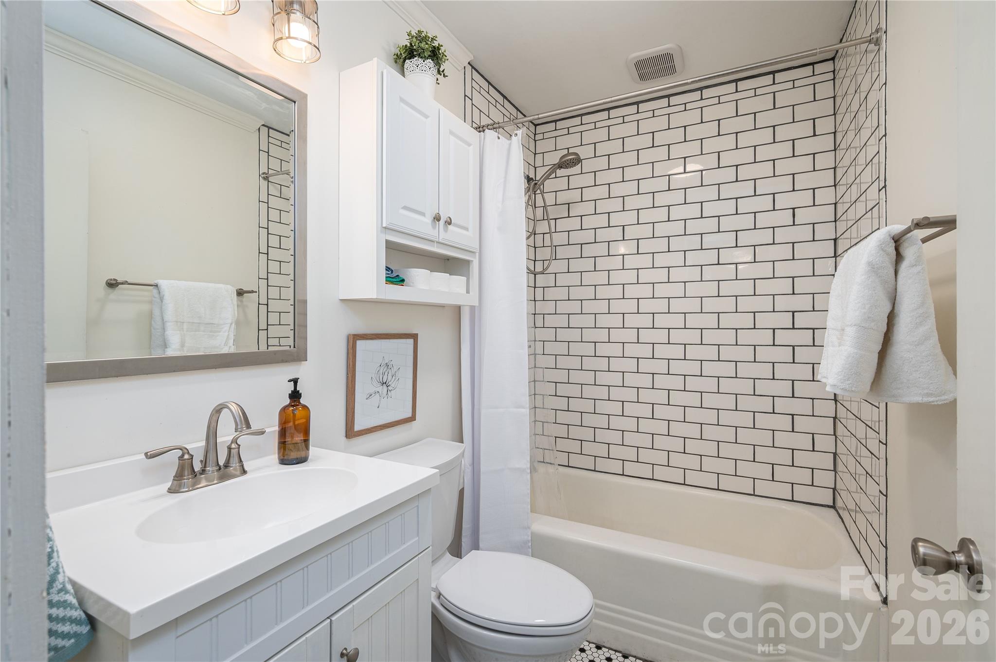 123 E Dixon Street Property Photo 22