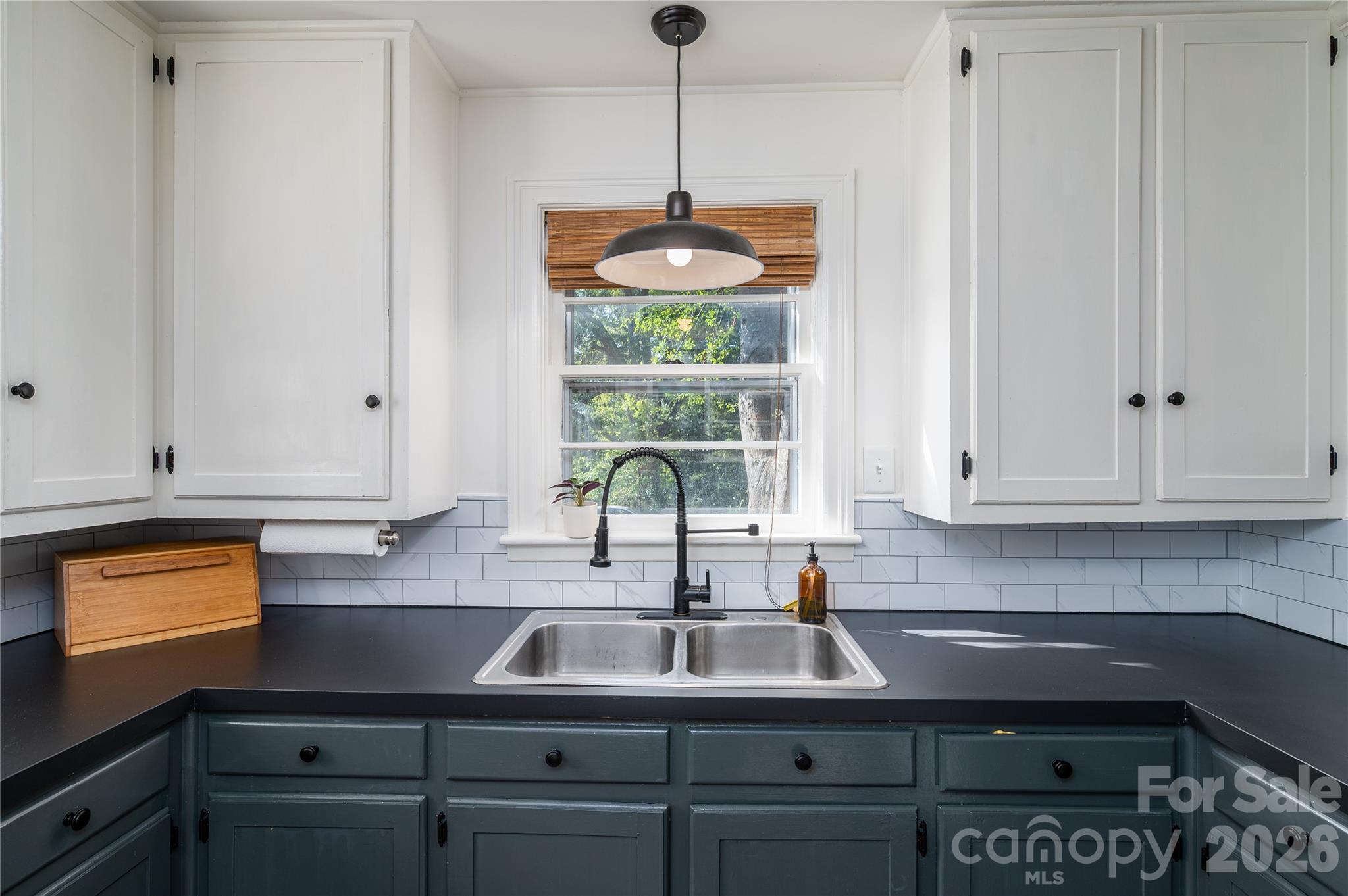 123 E Dixon Street Property Photo 28