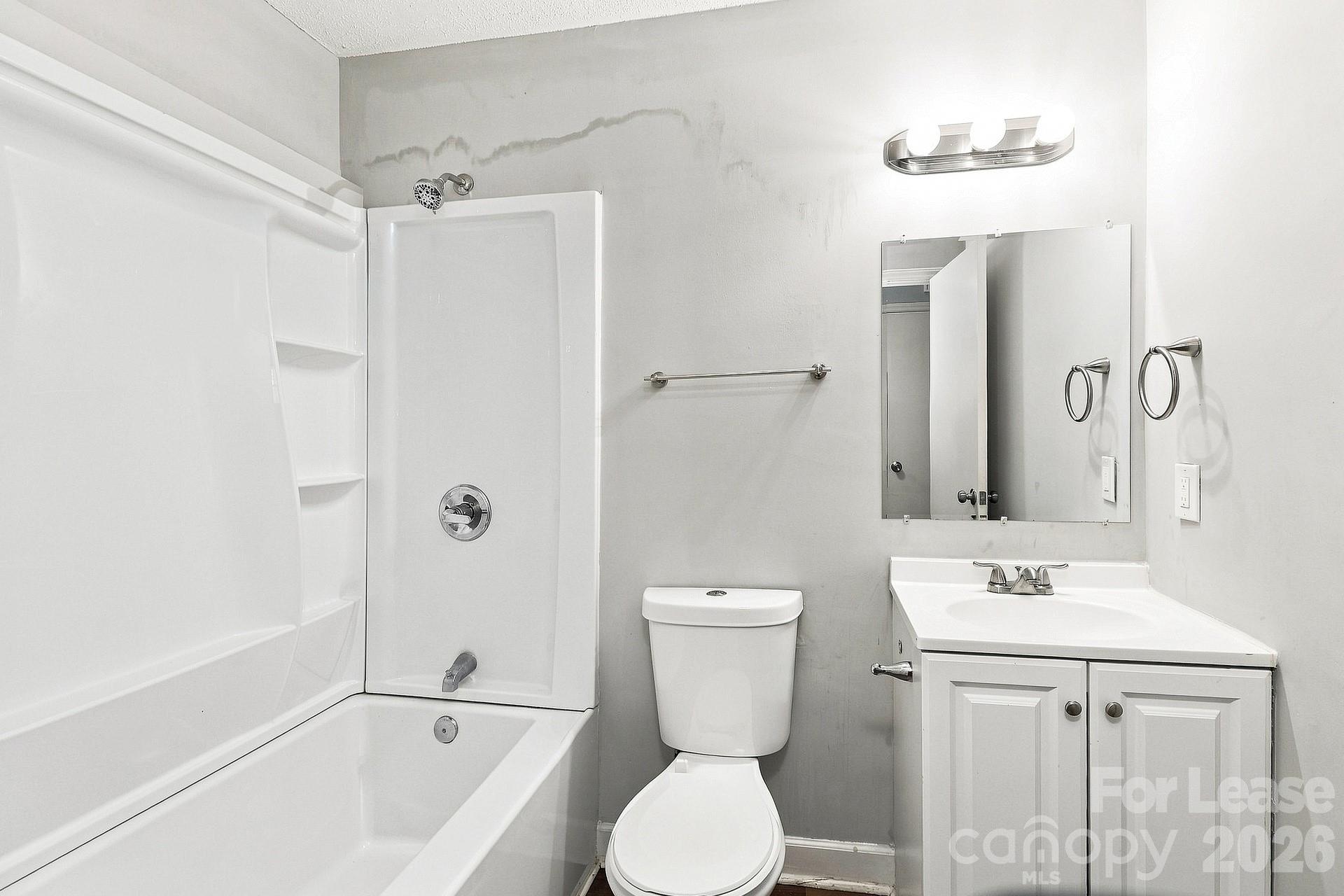 910 Canton Place Property Photo 13