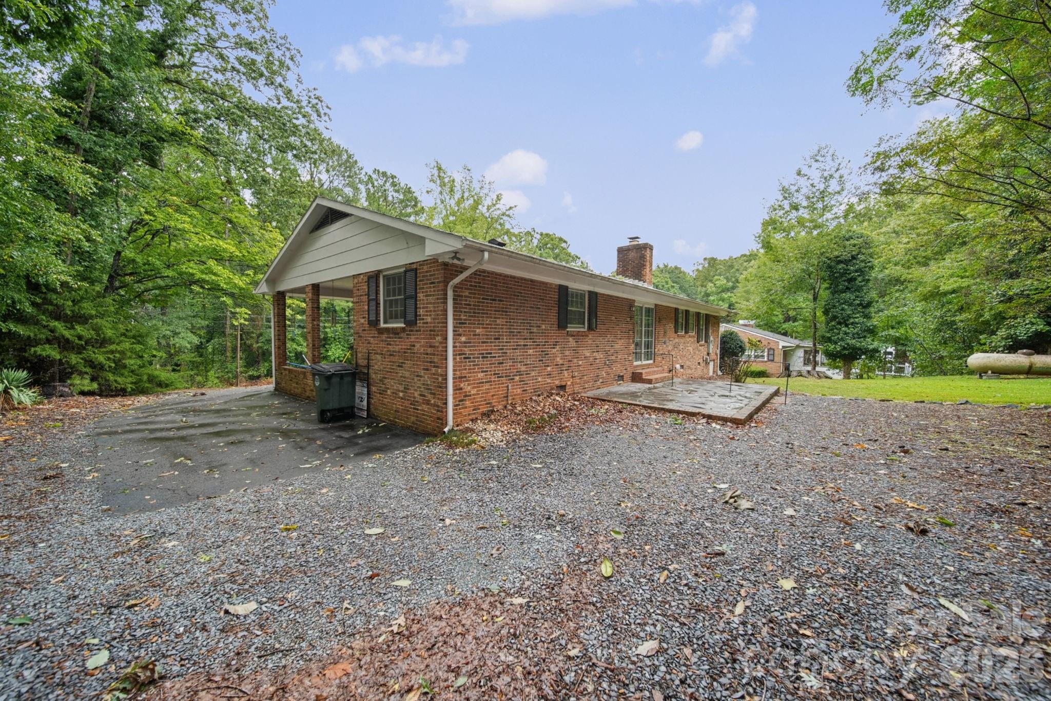 204 Breslin Street Property Photo 5