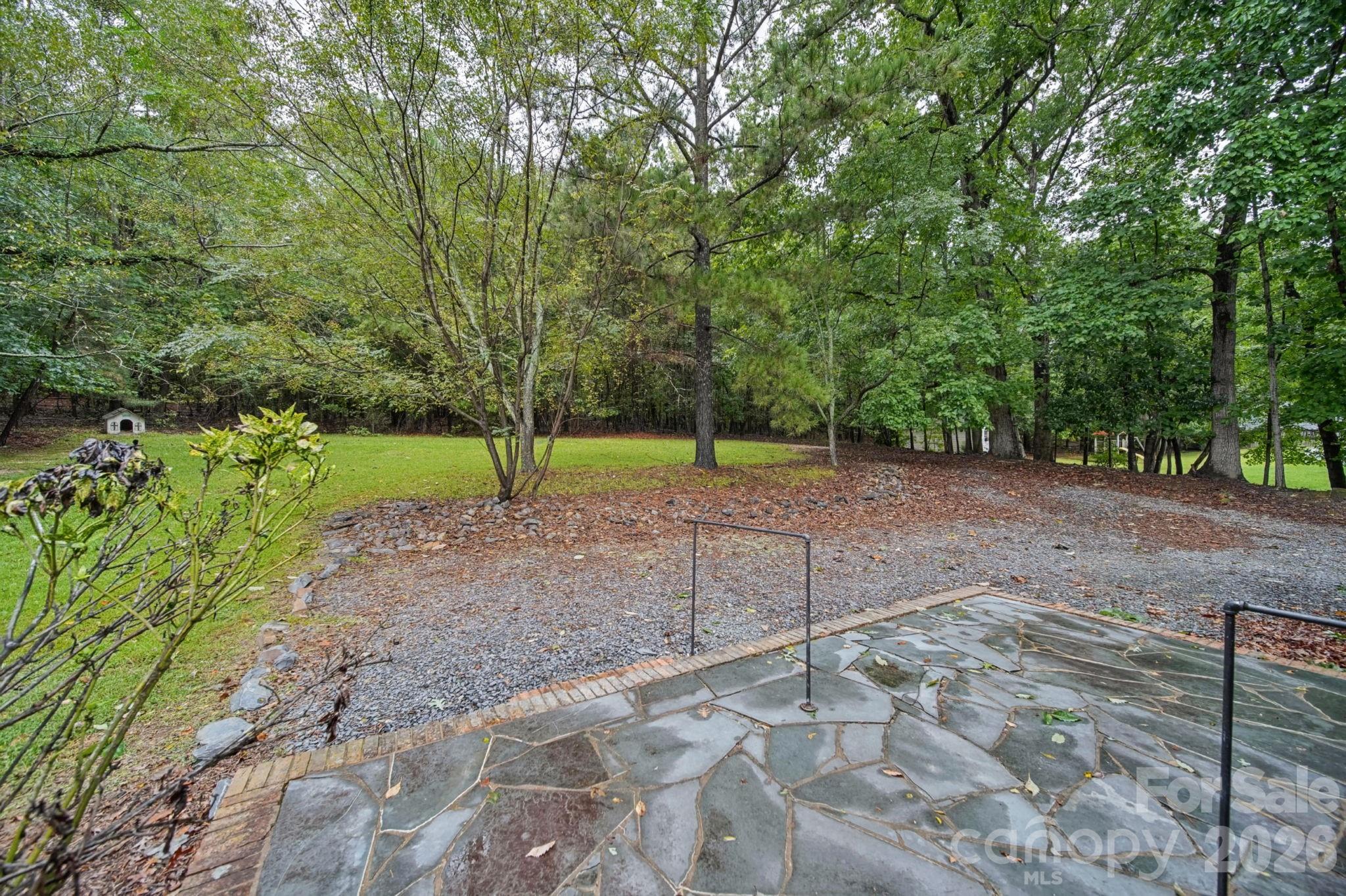 204 Breslin Street Property Photo 8