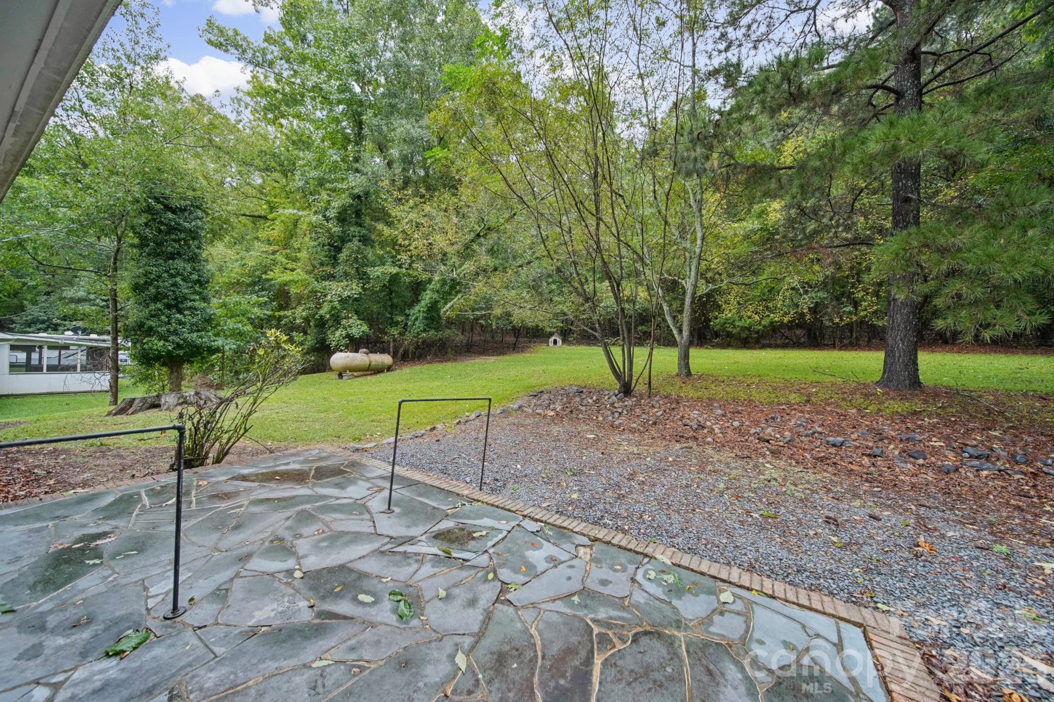 204 Breslin Street Property Photo 9