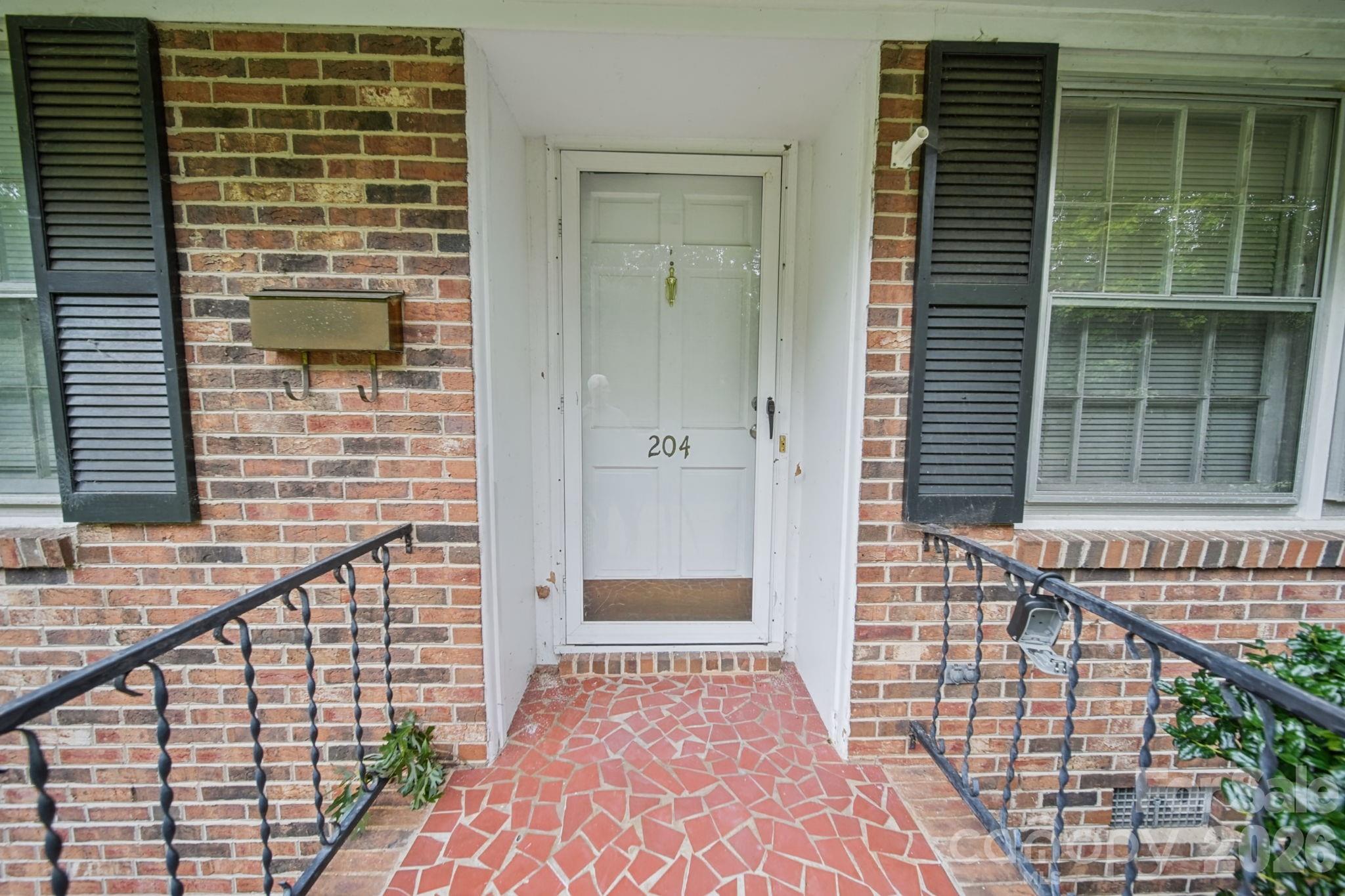 204 Breslin Street Property Photo 10