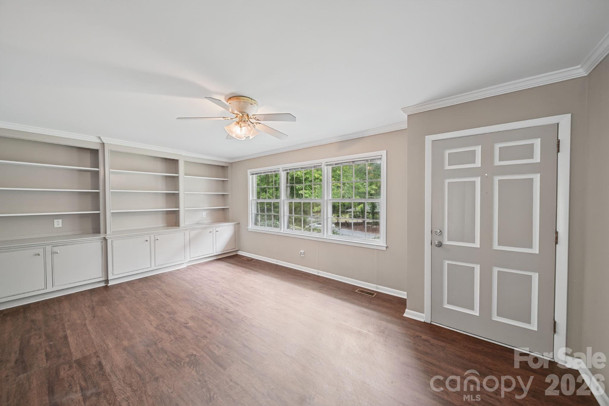 204 Breslin Street Property Photo 11