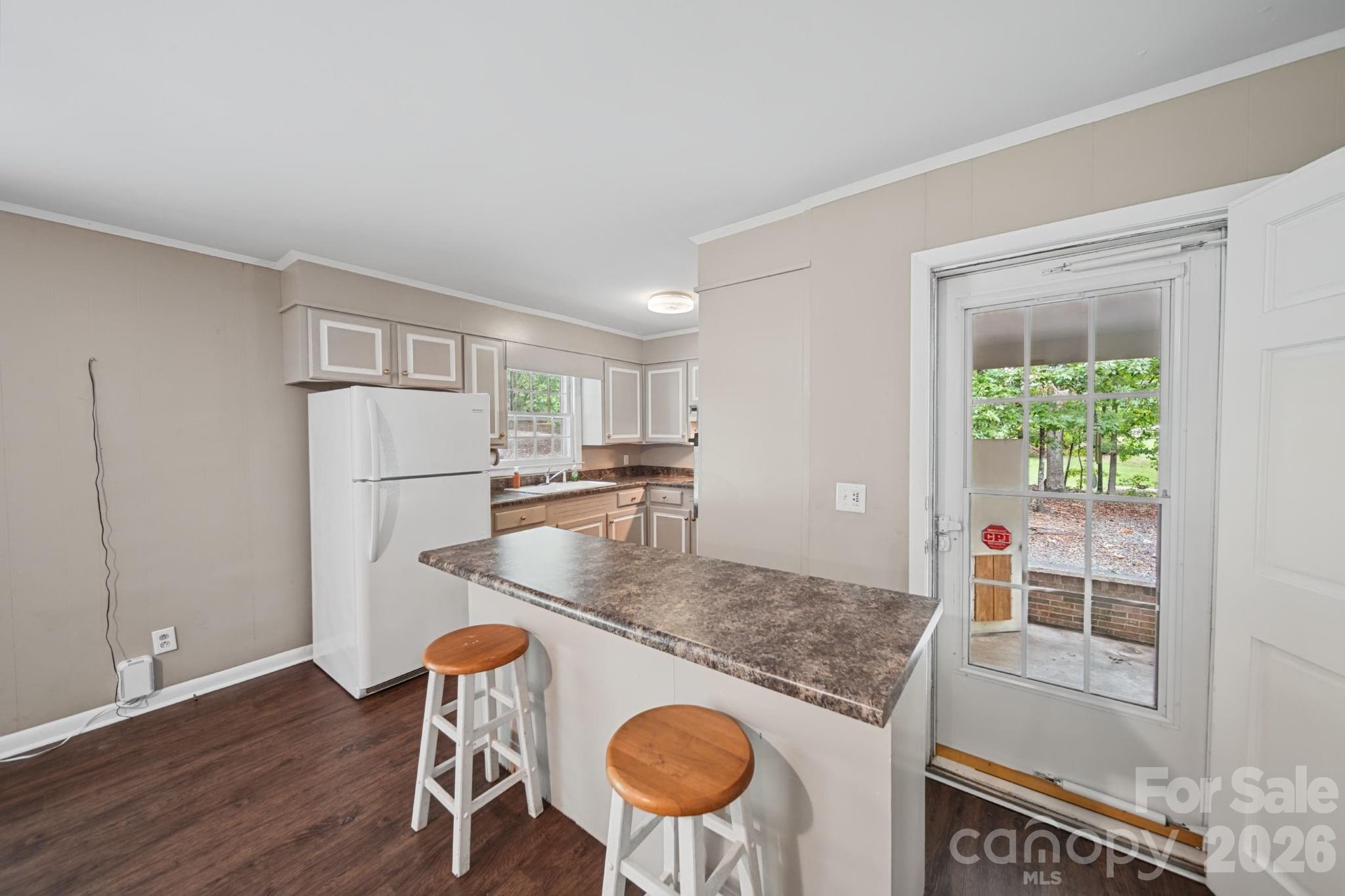 204 Breslin Street Property Photo 13