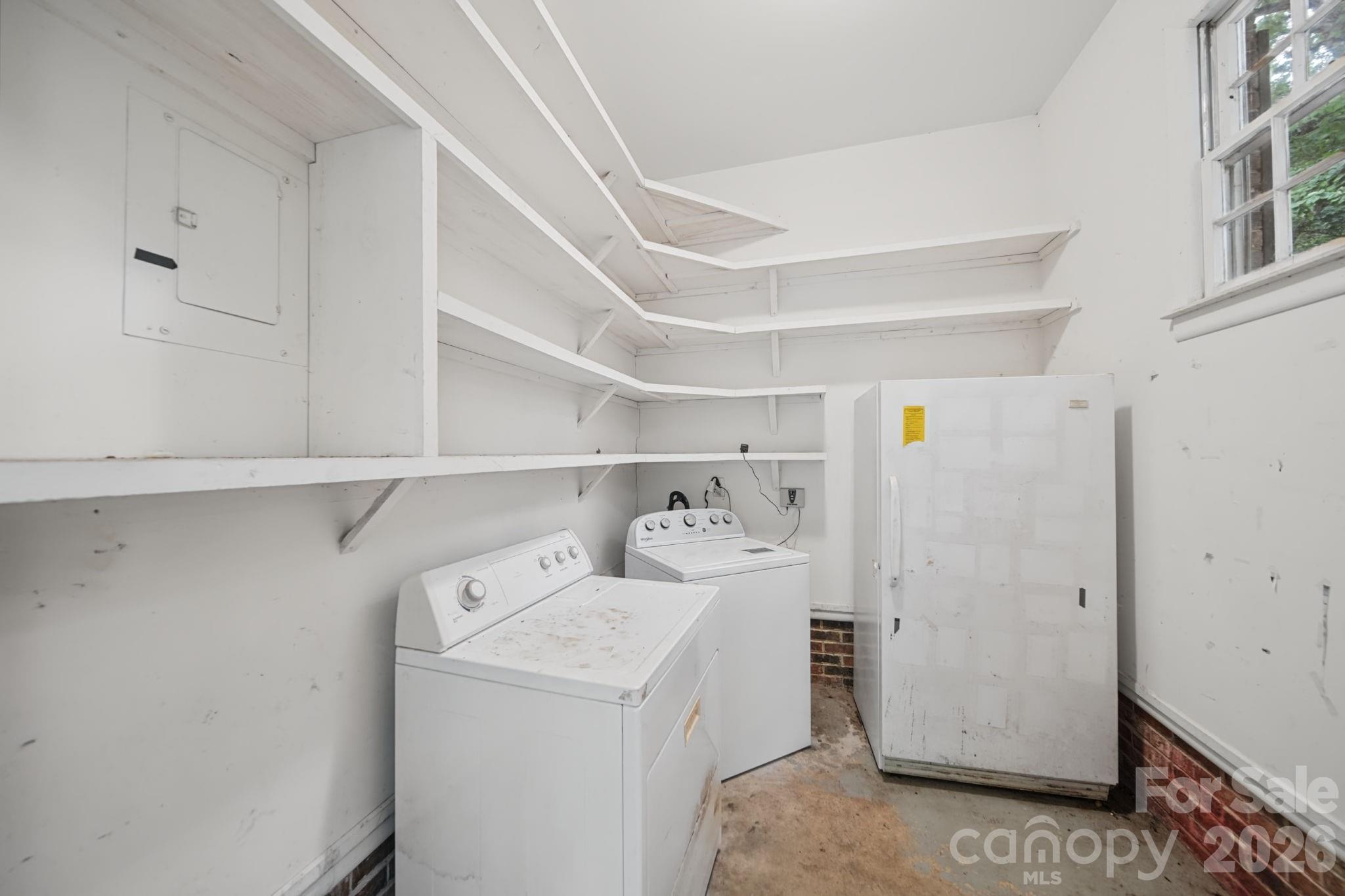 204 Breslin Street Property Photo 33