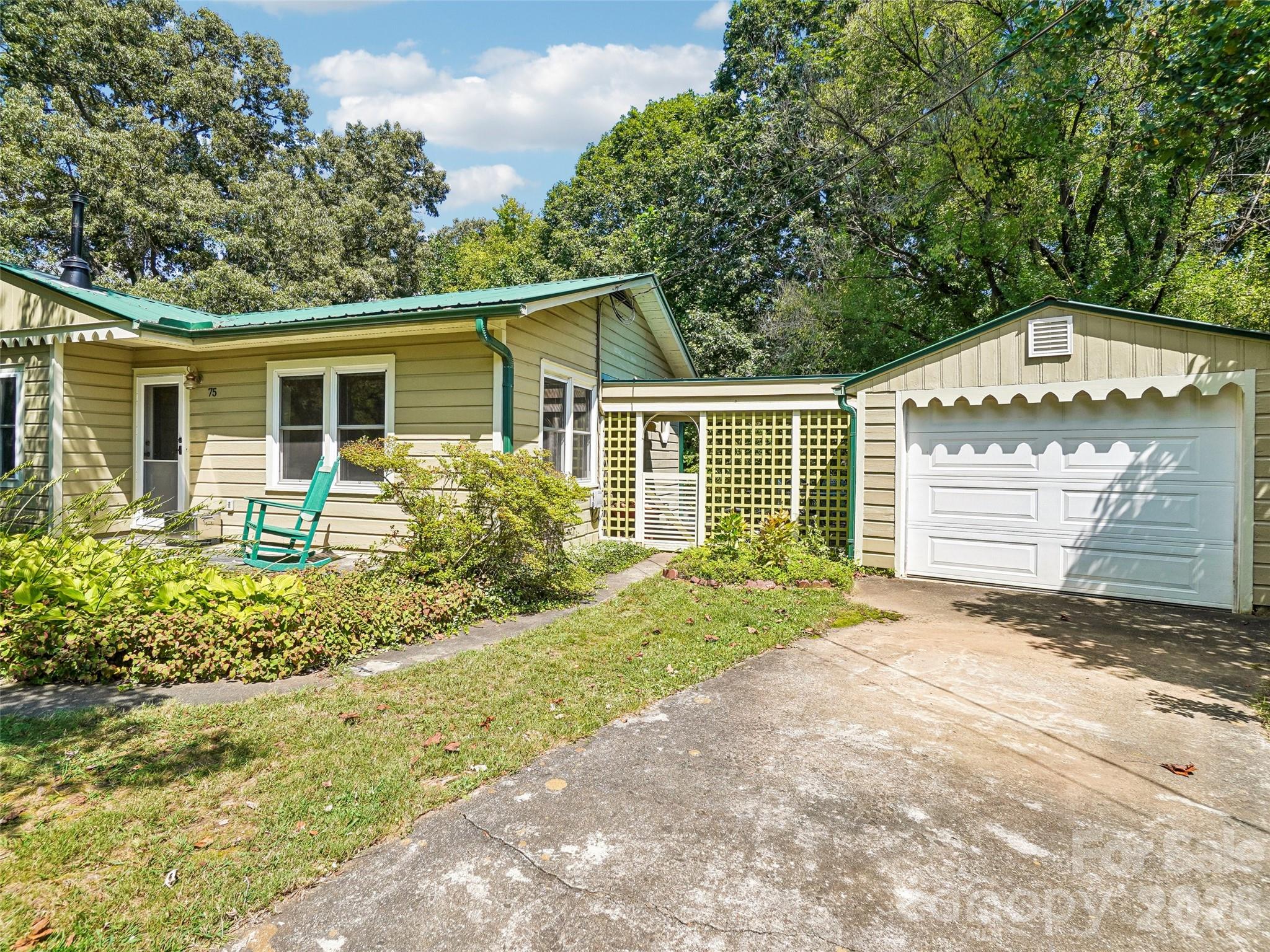 75 Cisco Road Property Photo 3