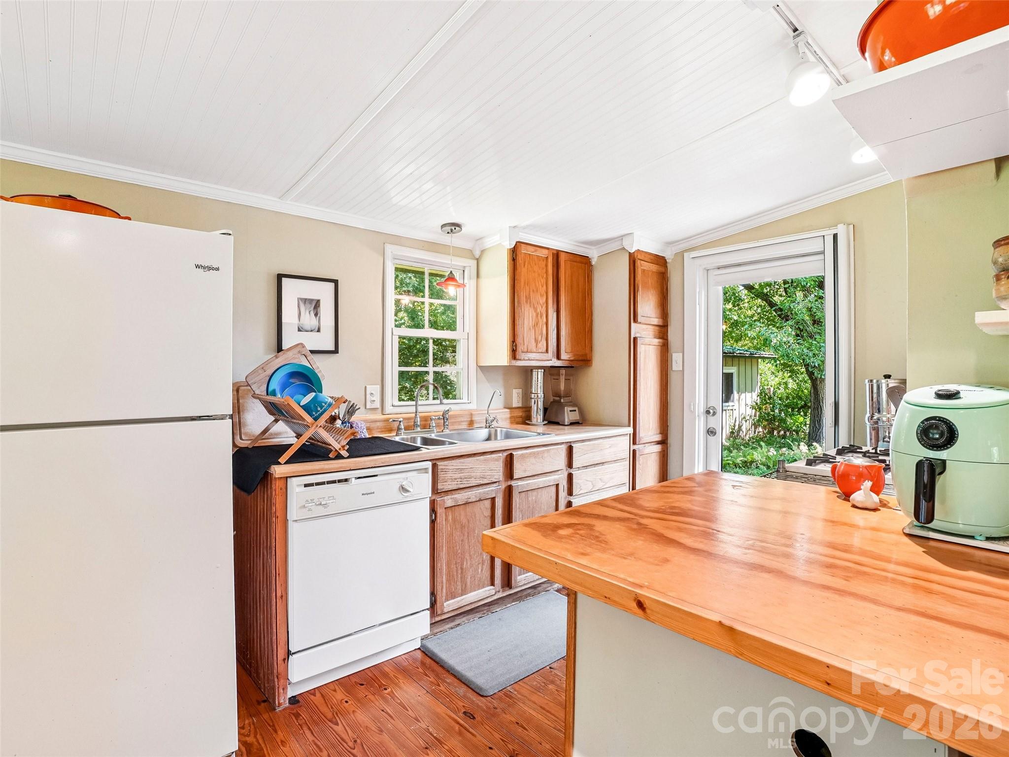 75 Cisco Road Property Photo 11