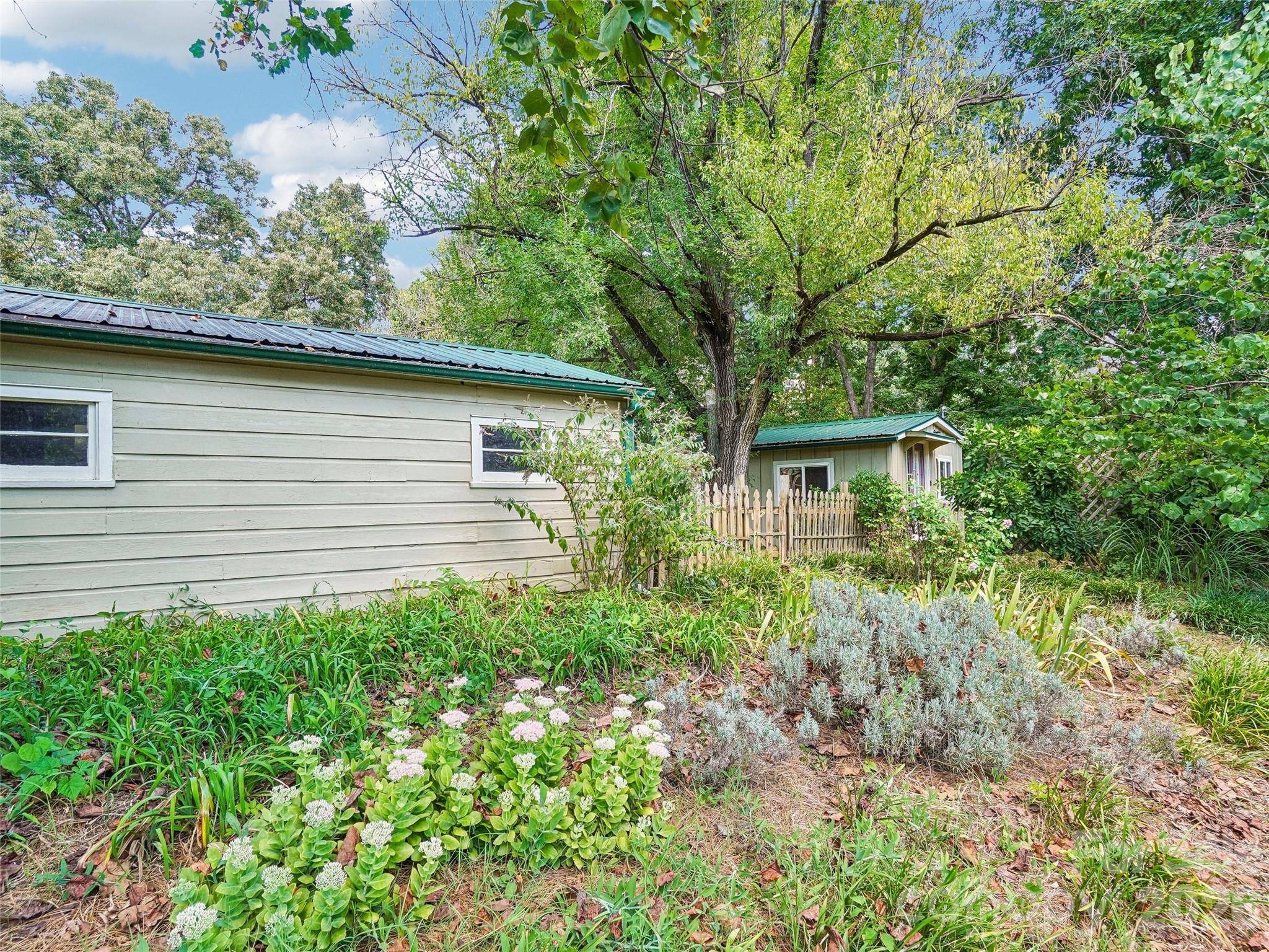 75 Cisco Road Property Photo 27