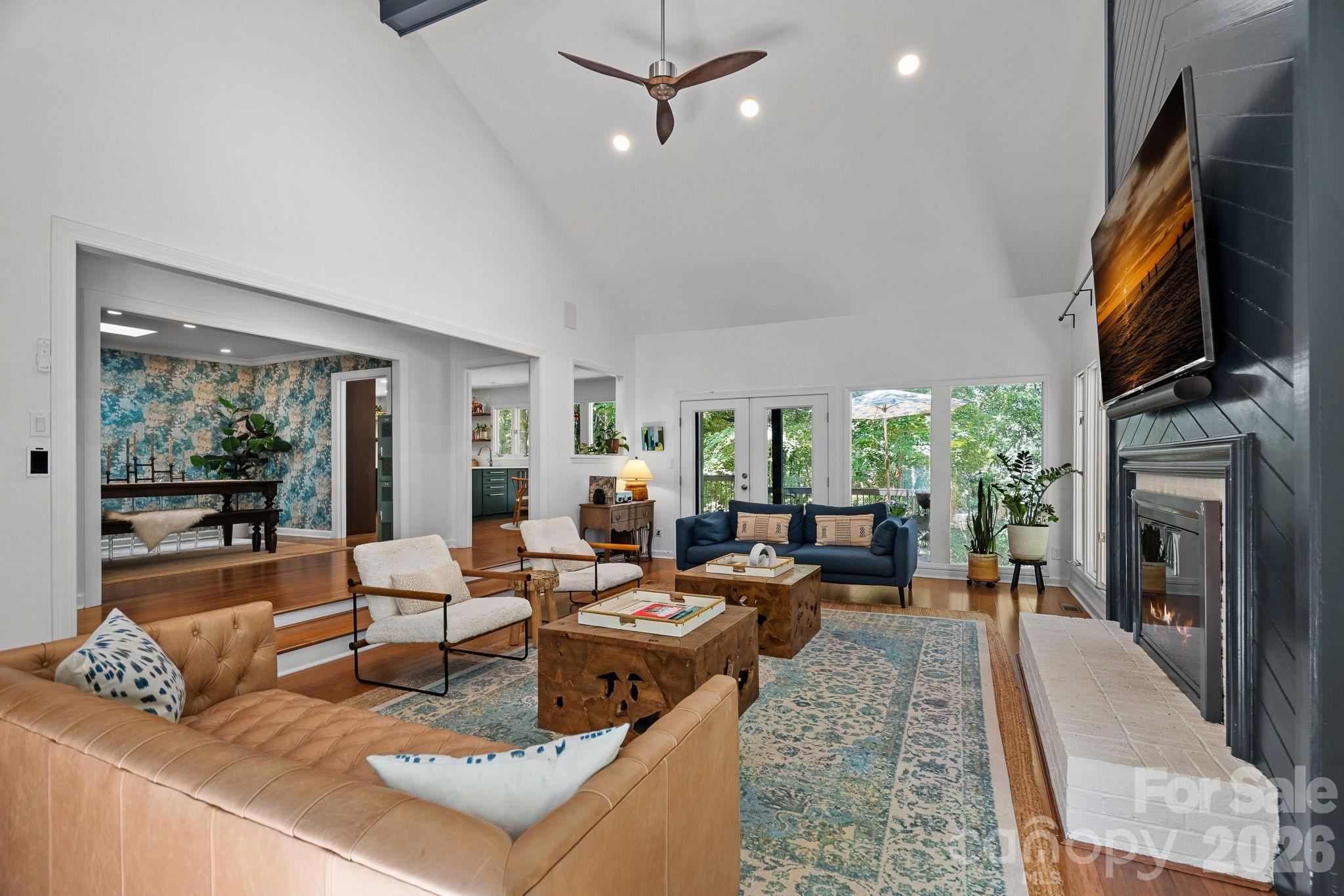 3100 Indian Rock Road Property Photo 4