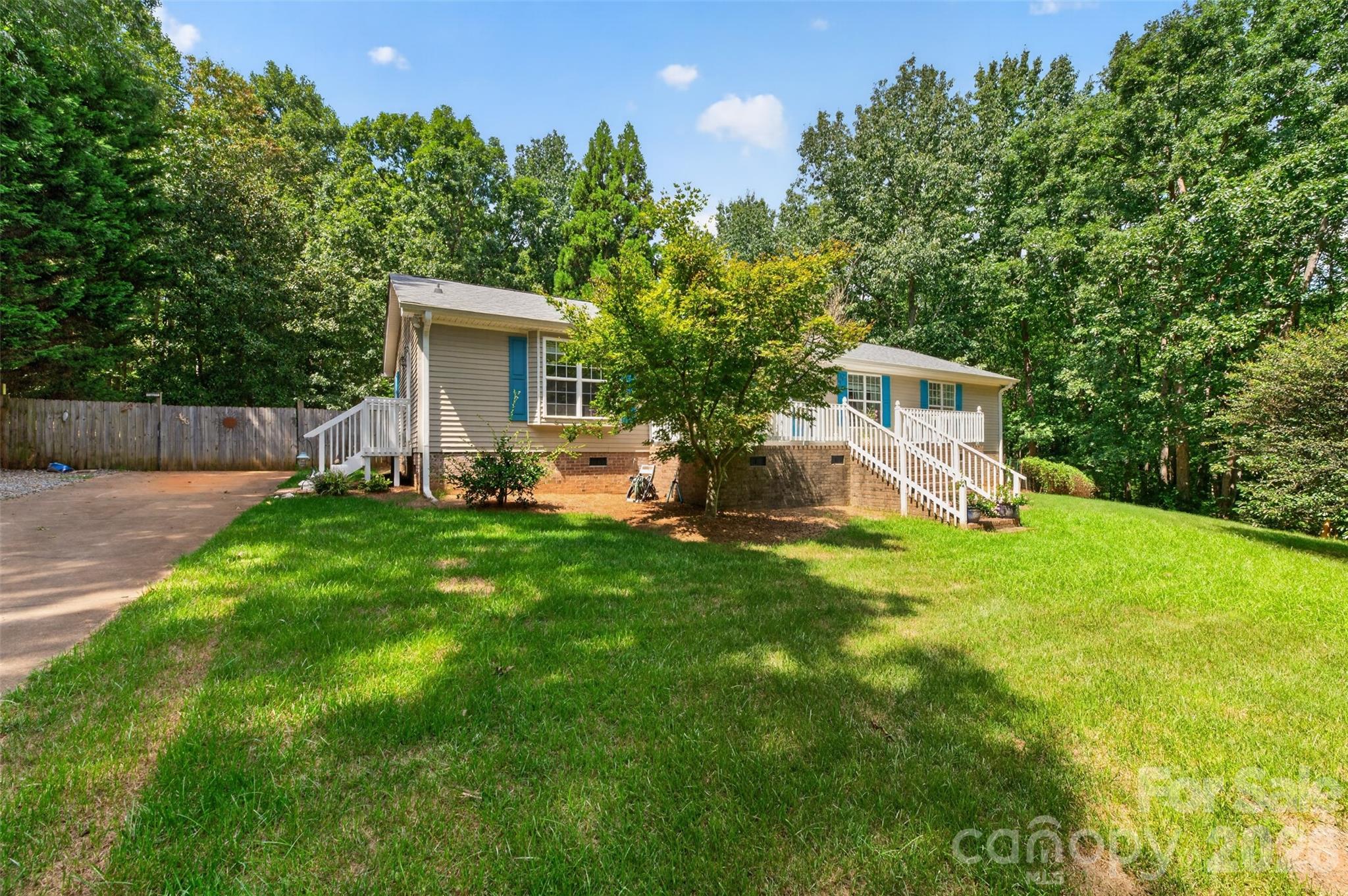 3635 Will Street Property Photo 3