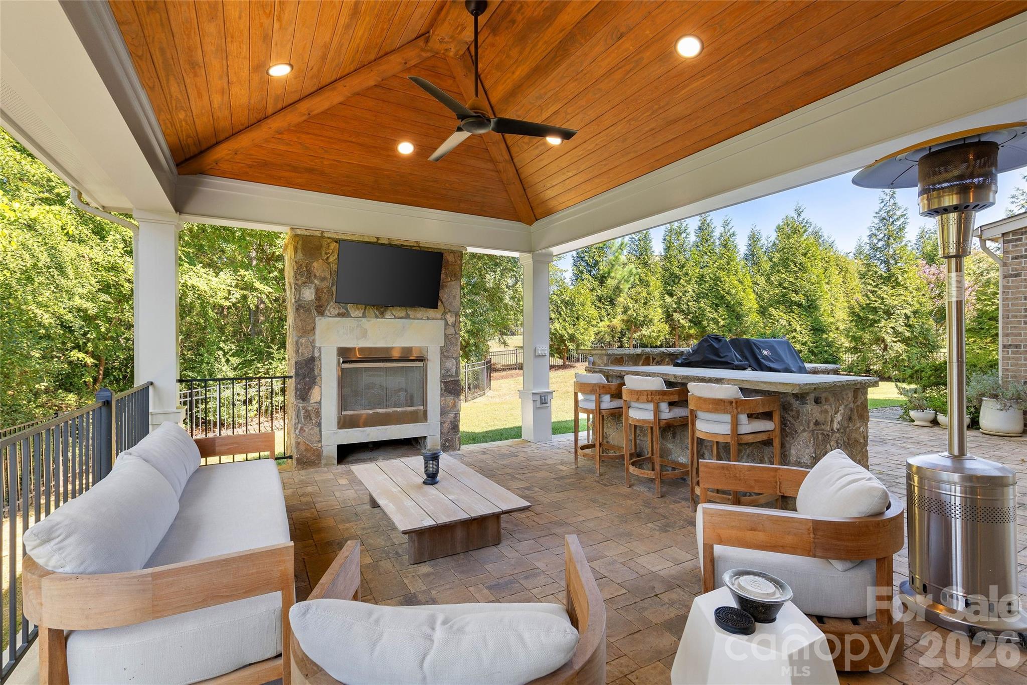 18510 Clavemorr Castle Court Property Photo 41