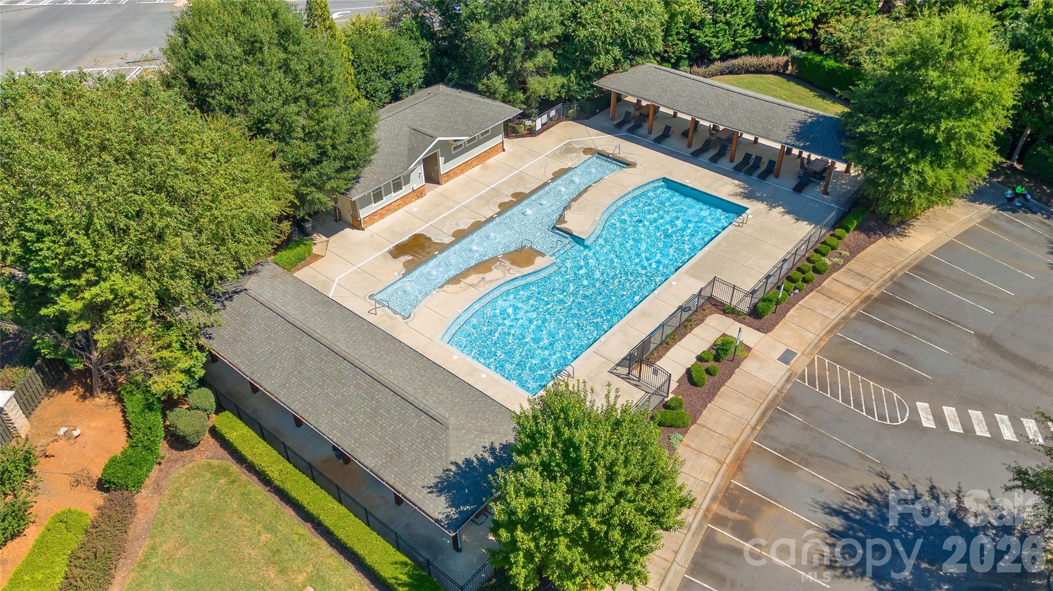 18510 Clavemorr Castle Court Property Photo 47