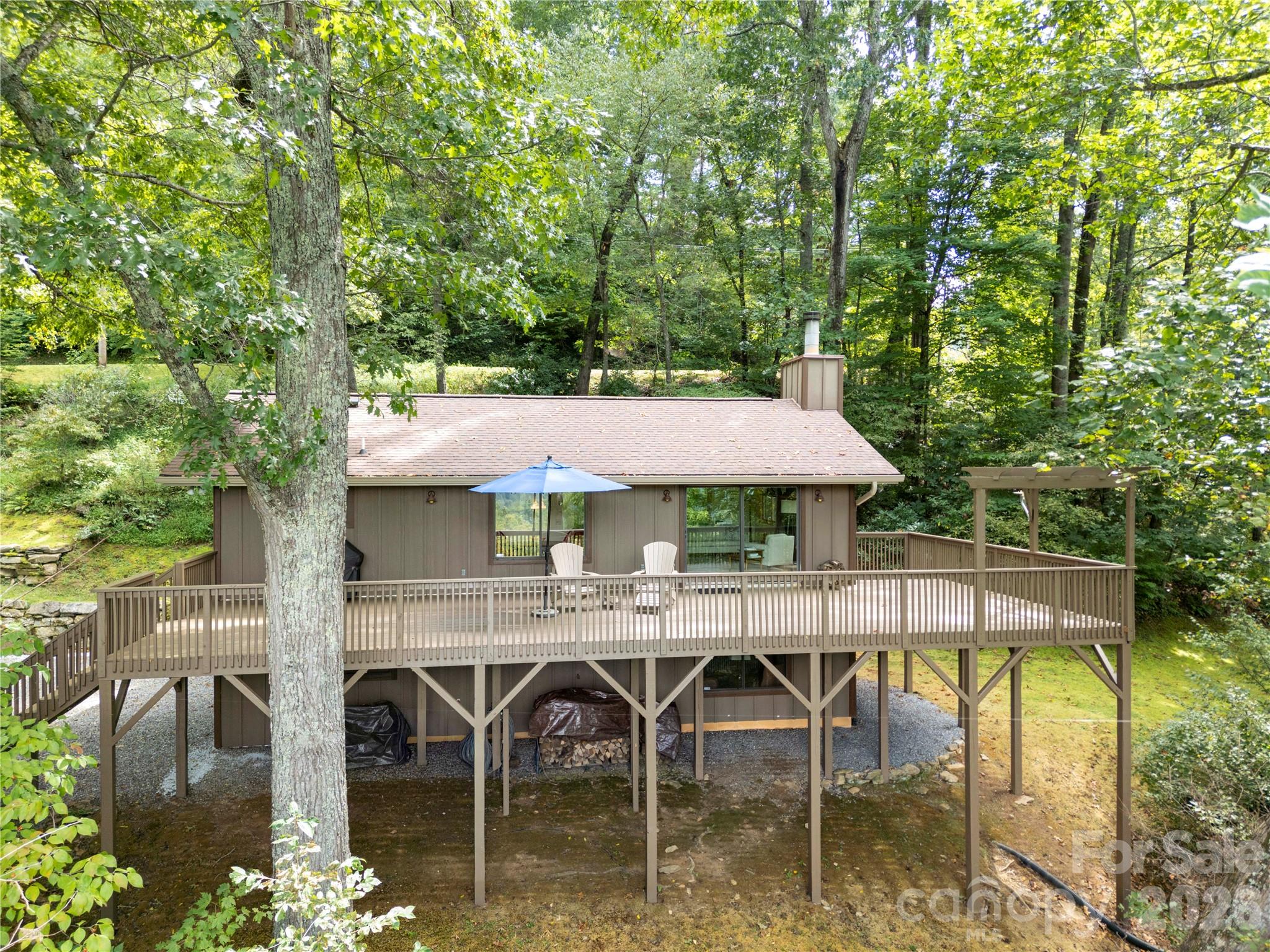 1073 Countryside Drive Property Photo 1