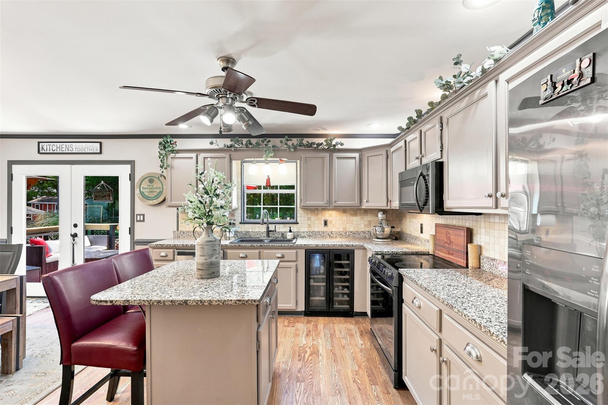 1009 Willow Run Road Property Photo 14