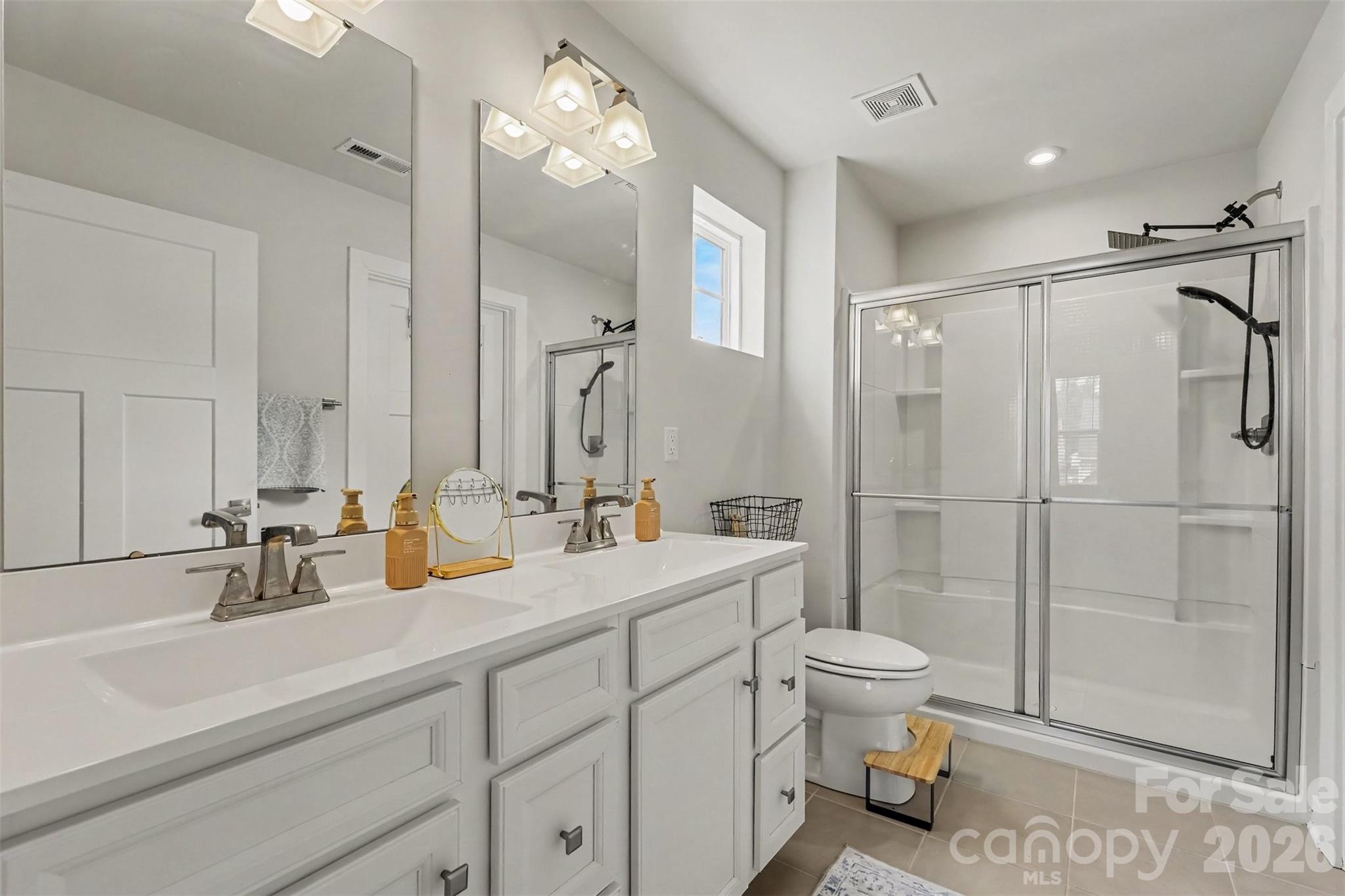 313 Damask Drive Property Photo 8