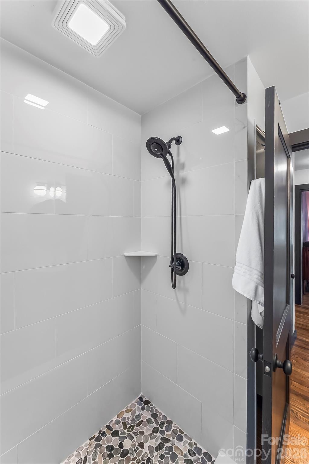 45 Henry Street Property Photo 11