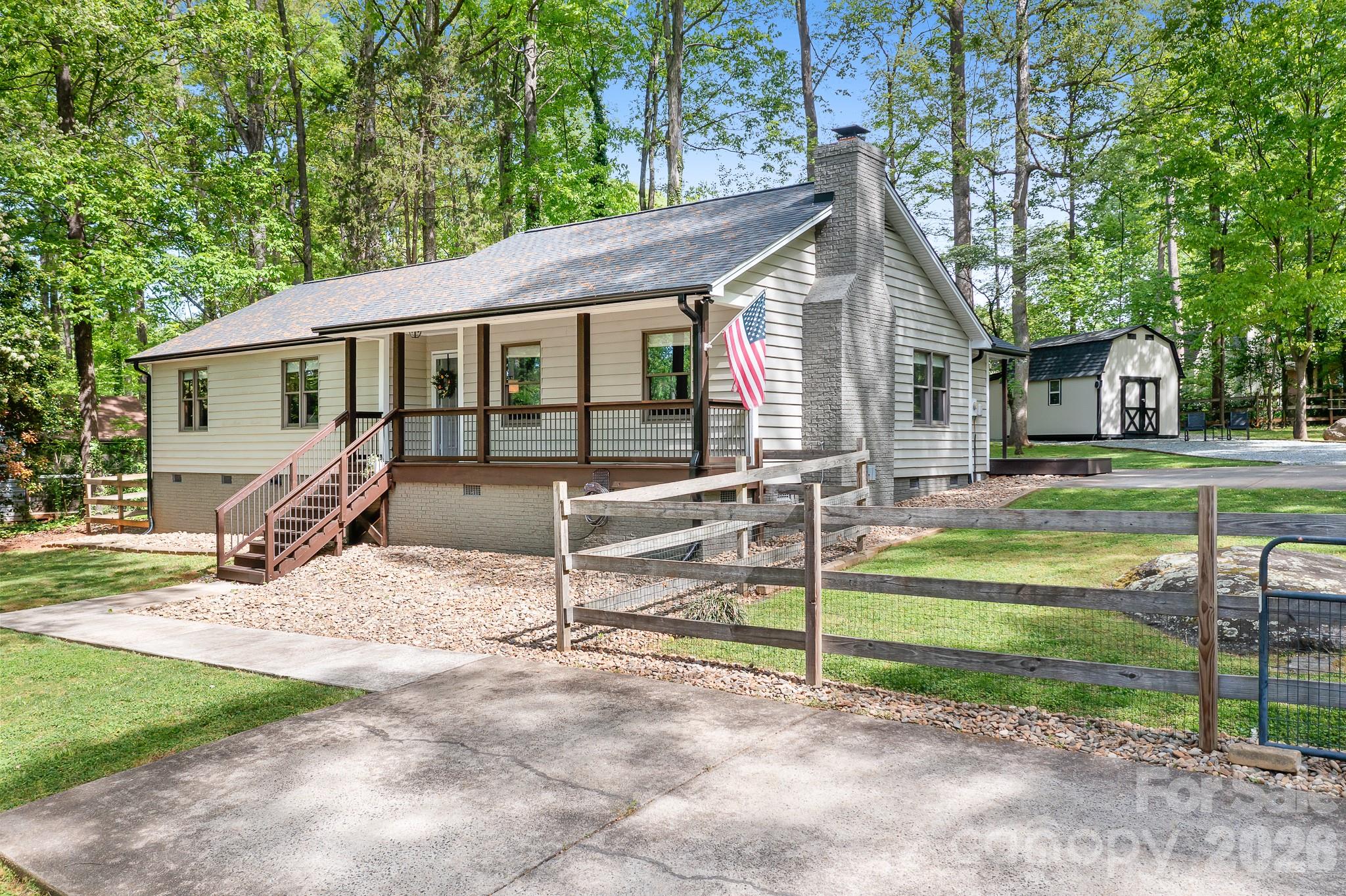 204 Nottingham Drive Property Photo 1