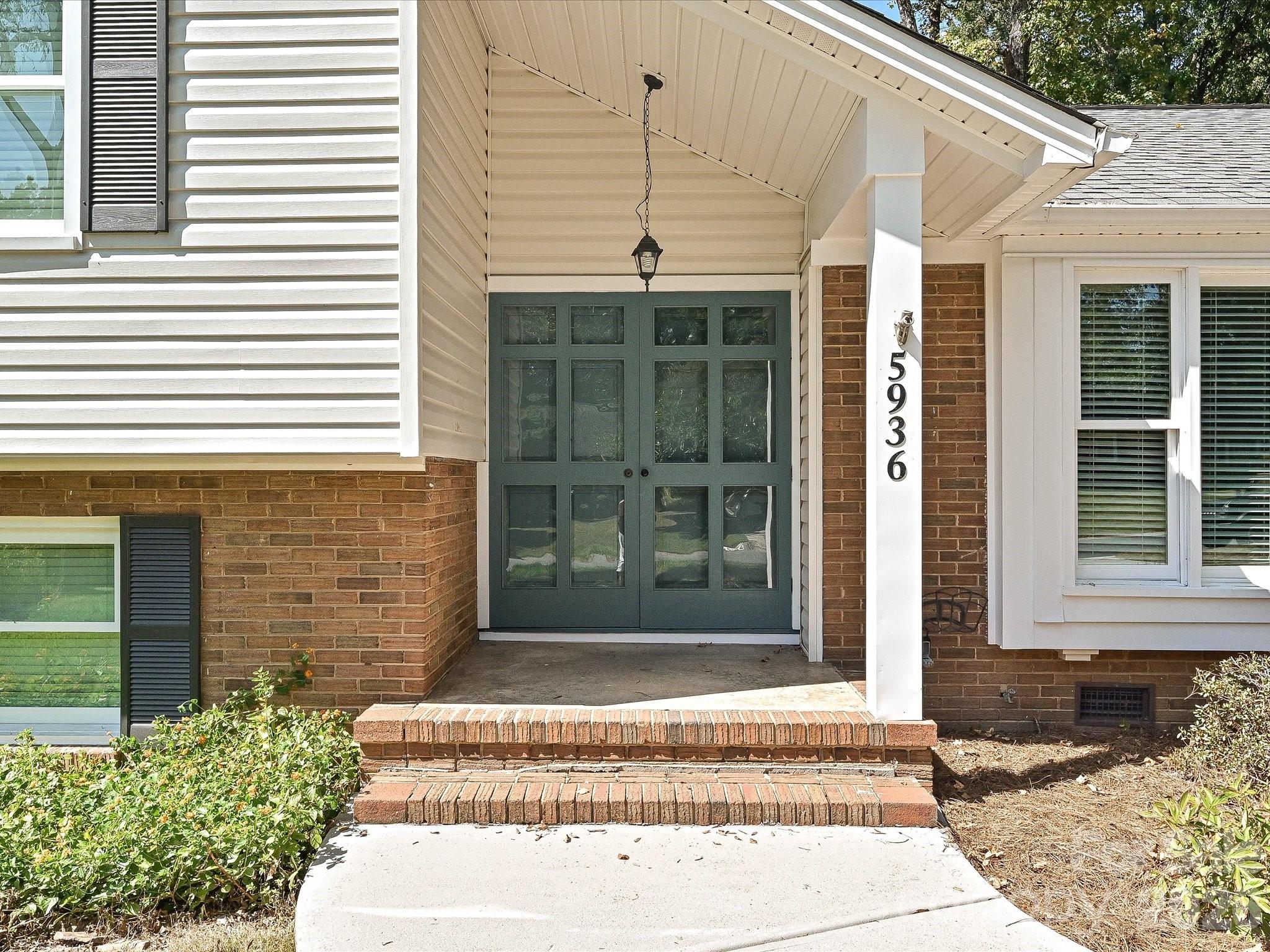 5936 Colchester Place Property Photo 2