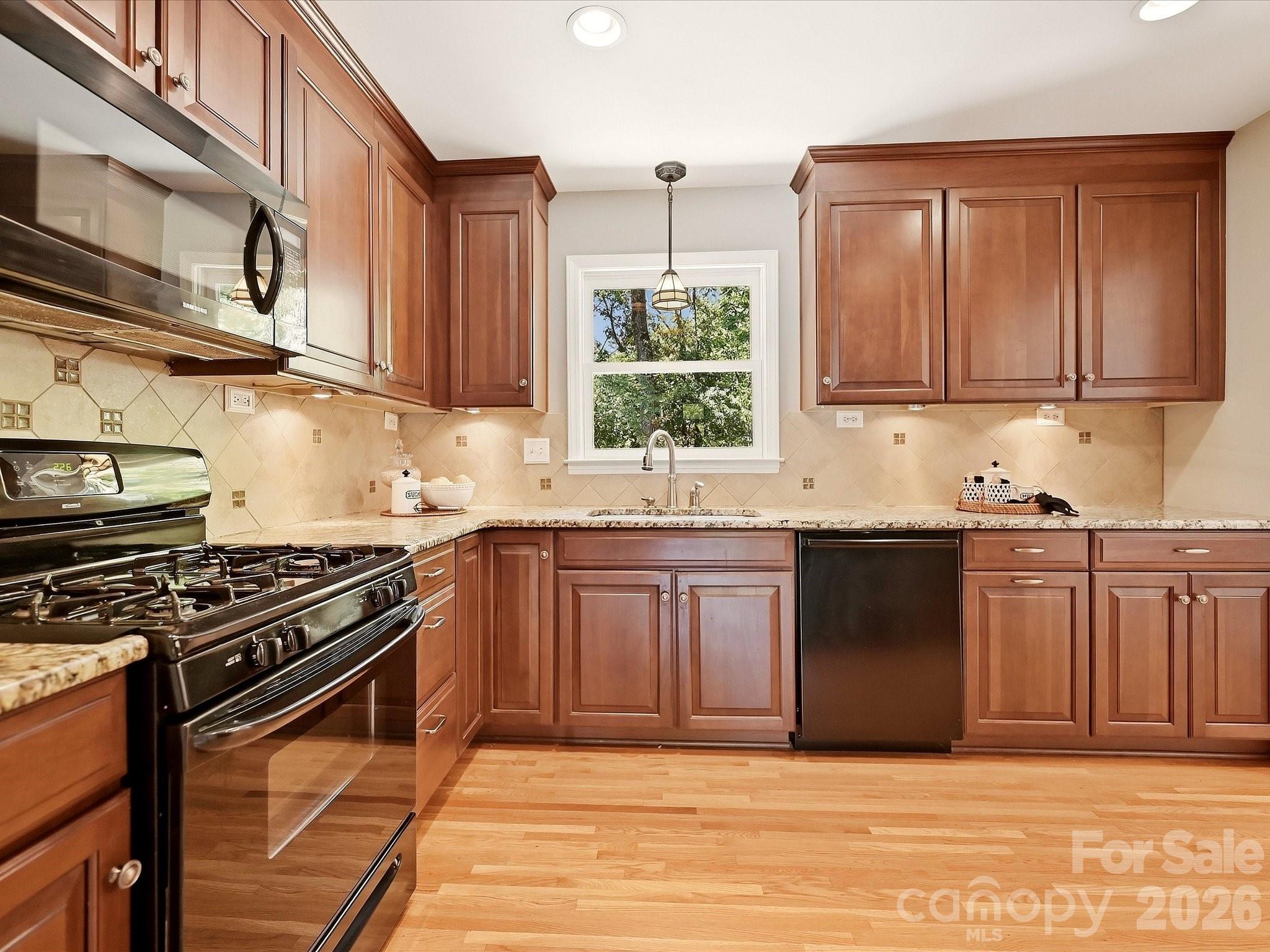 5936 Colchester Place Property Photo 10