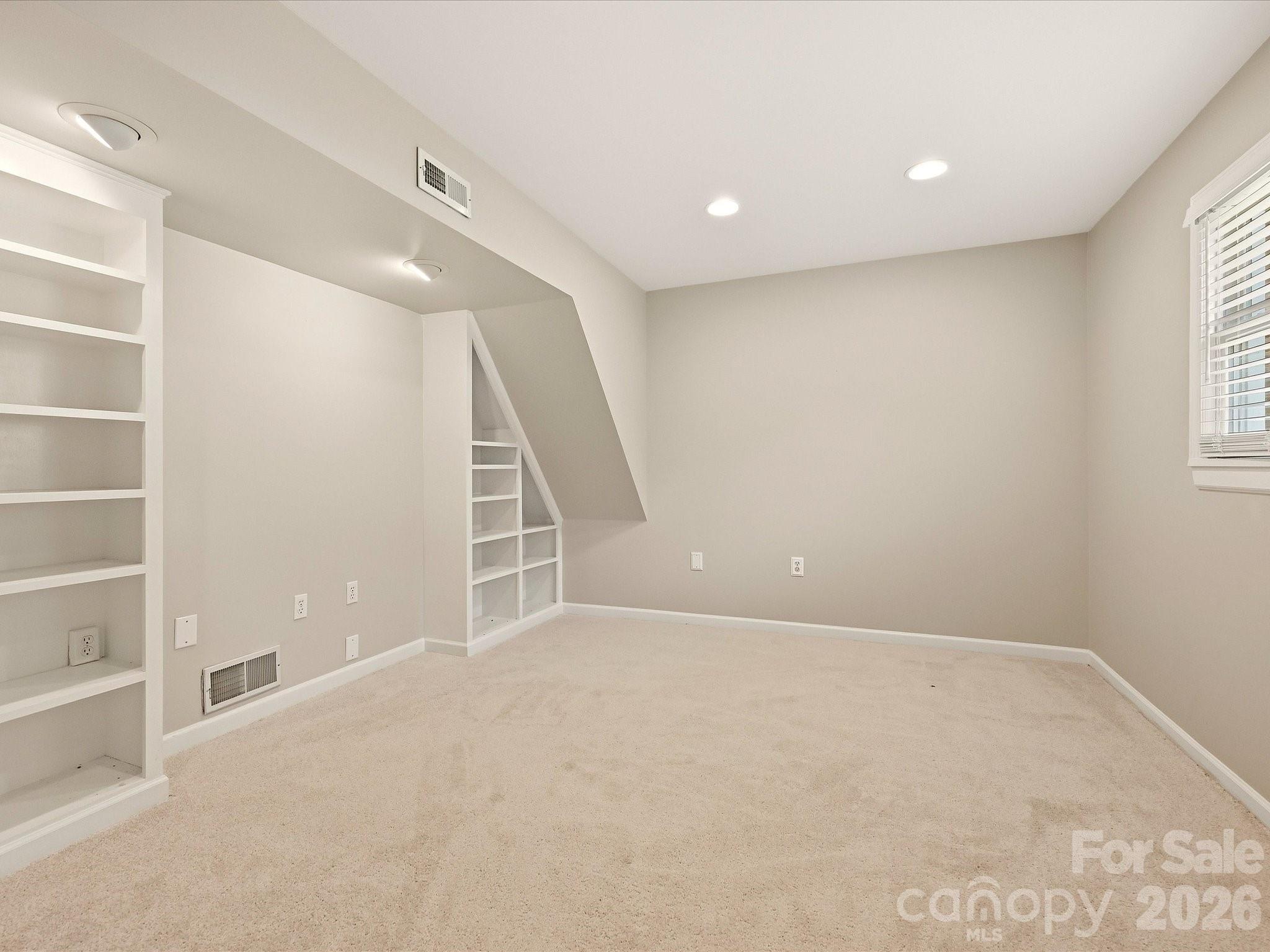 5936 Colchester Place Property Photo 24