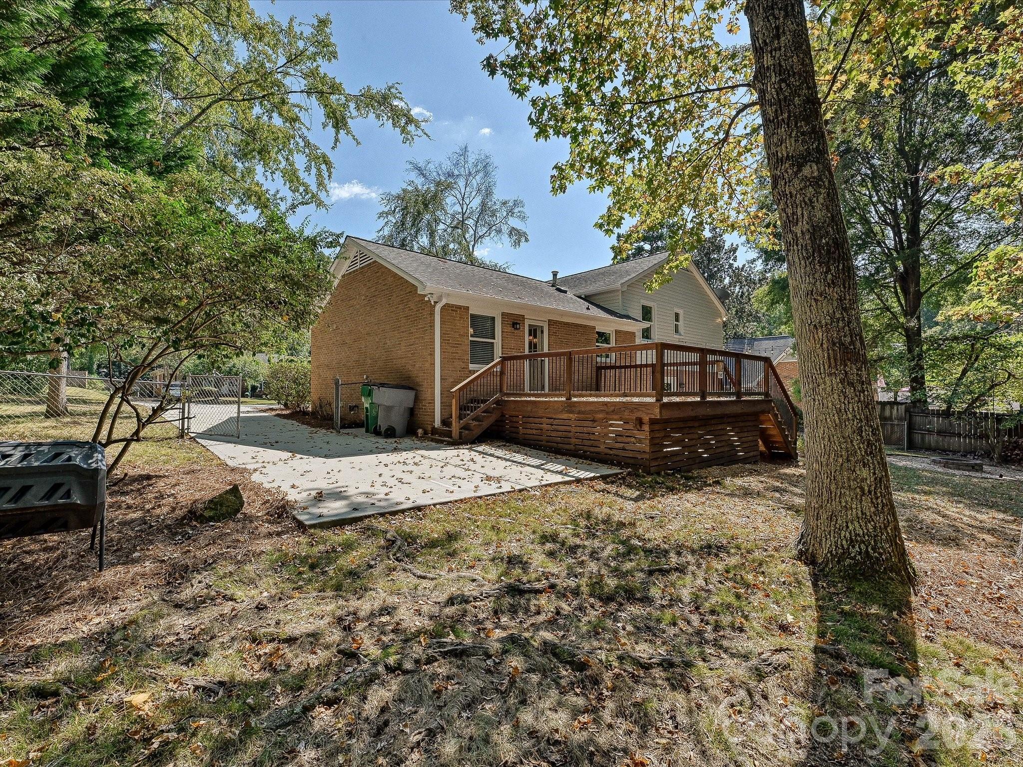 5936 Colchester Place Property Photo 33
