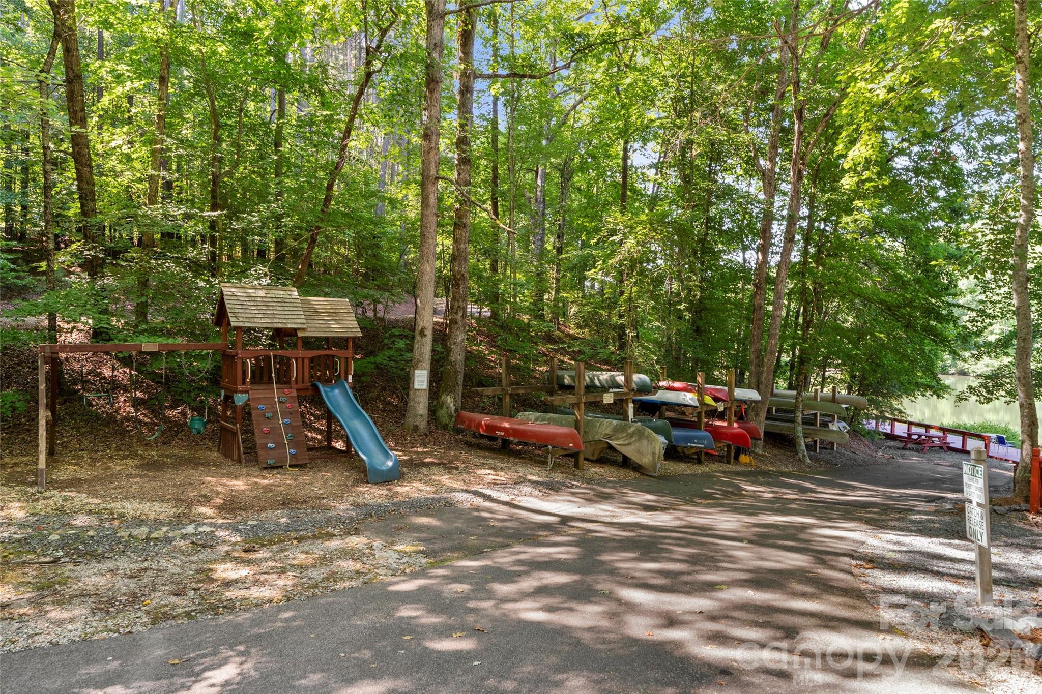 000 Jill Drive Property Photo 3