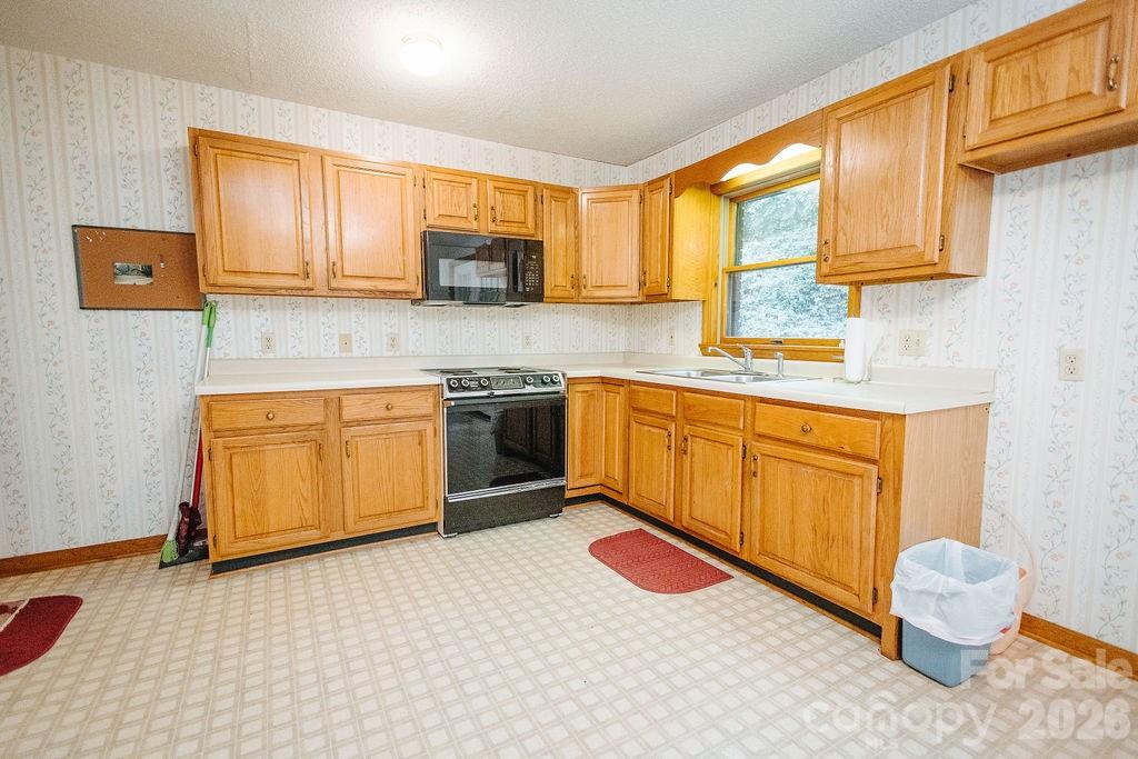 6830 Bat Cave Road Property Photo 2