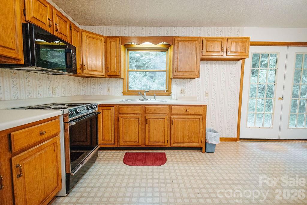 6830 Bat Cave Road Property Photo 3