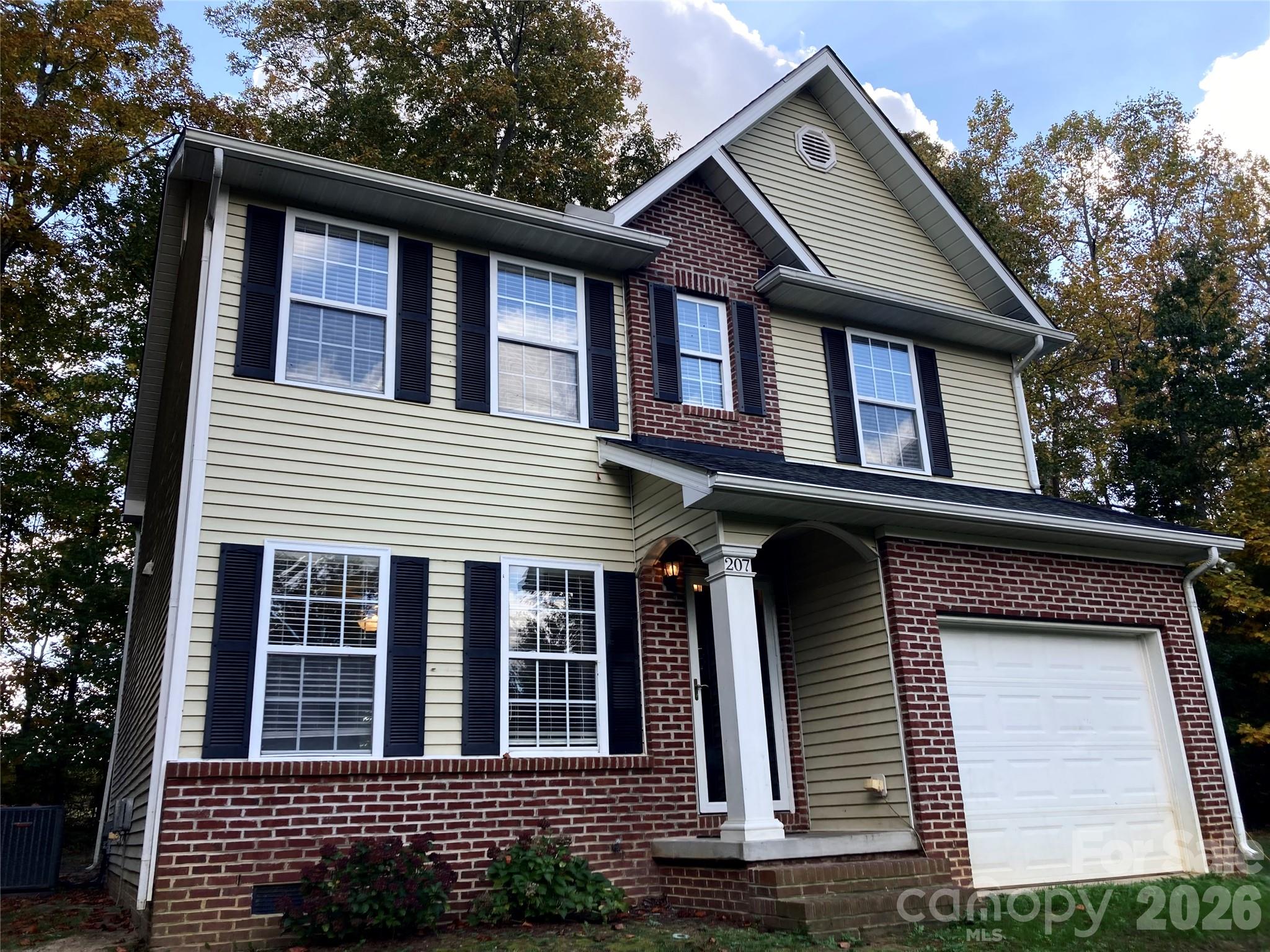 207 Aceland Circle Property Photo 1