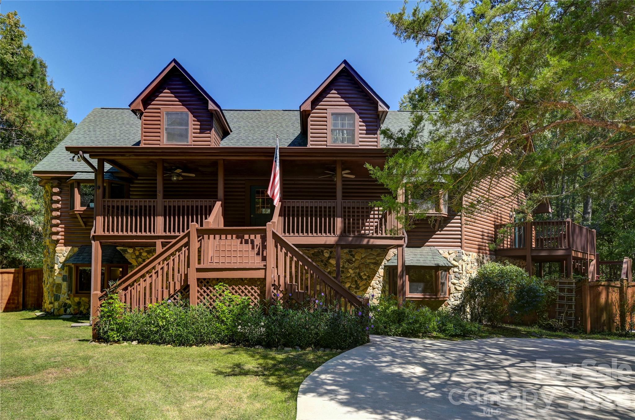 1040 Lawhorn Road Property Photo 2