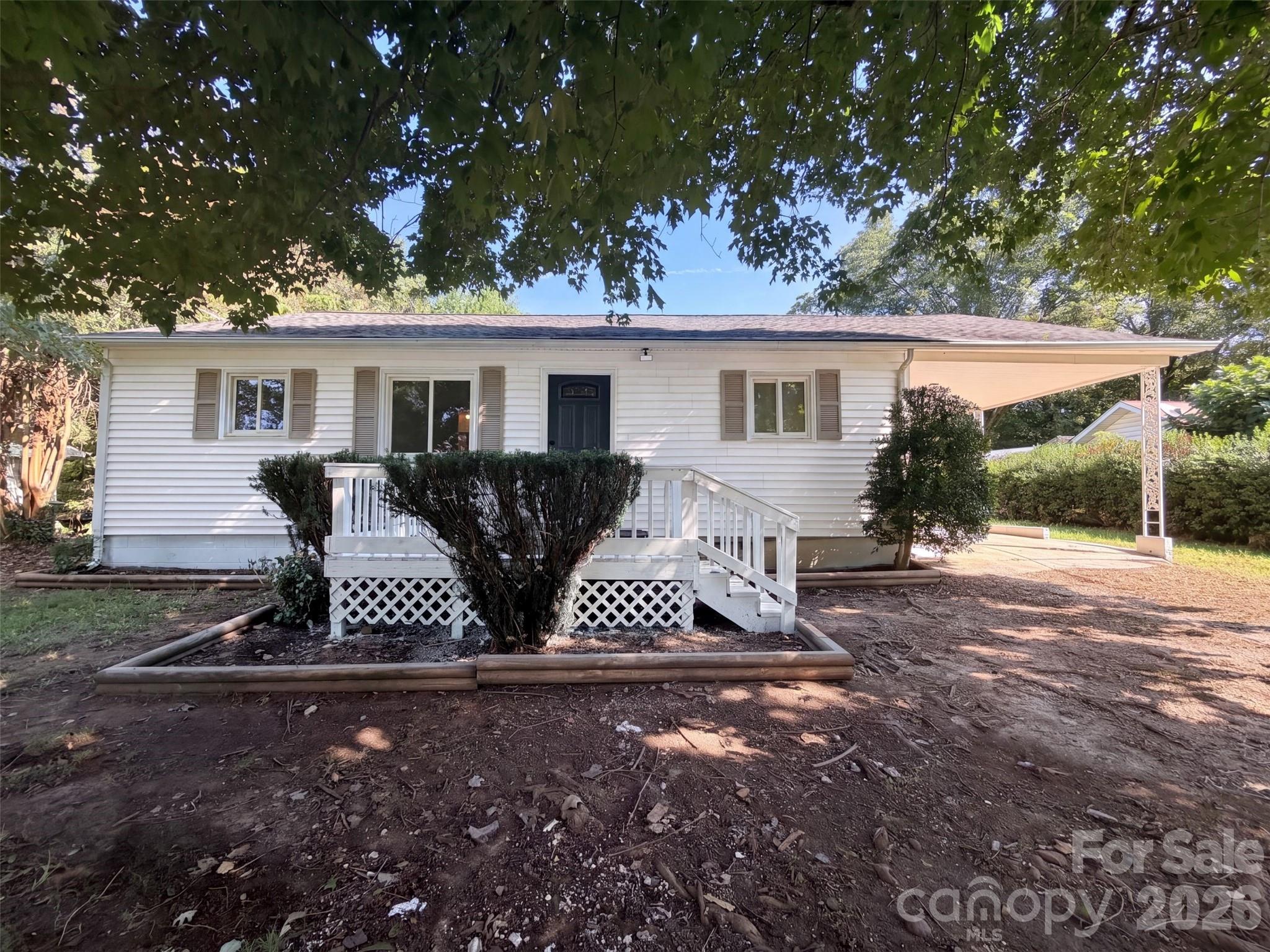 131 Highland Point Avenue Property Photo 1