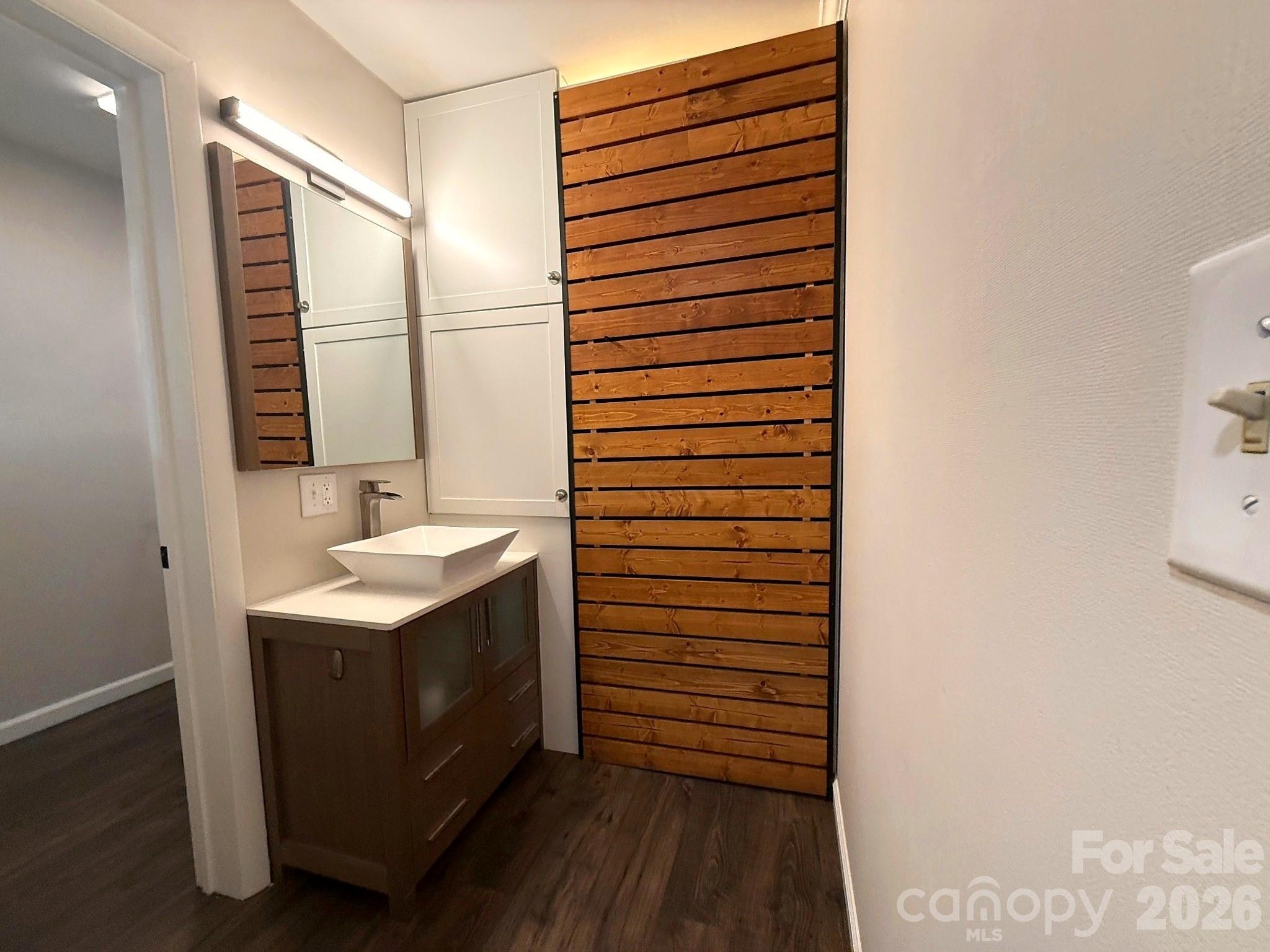 160 Whitney Boulevard 24 Property Photo 15