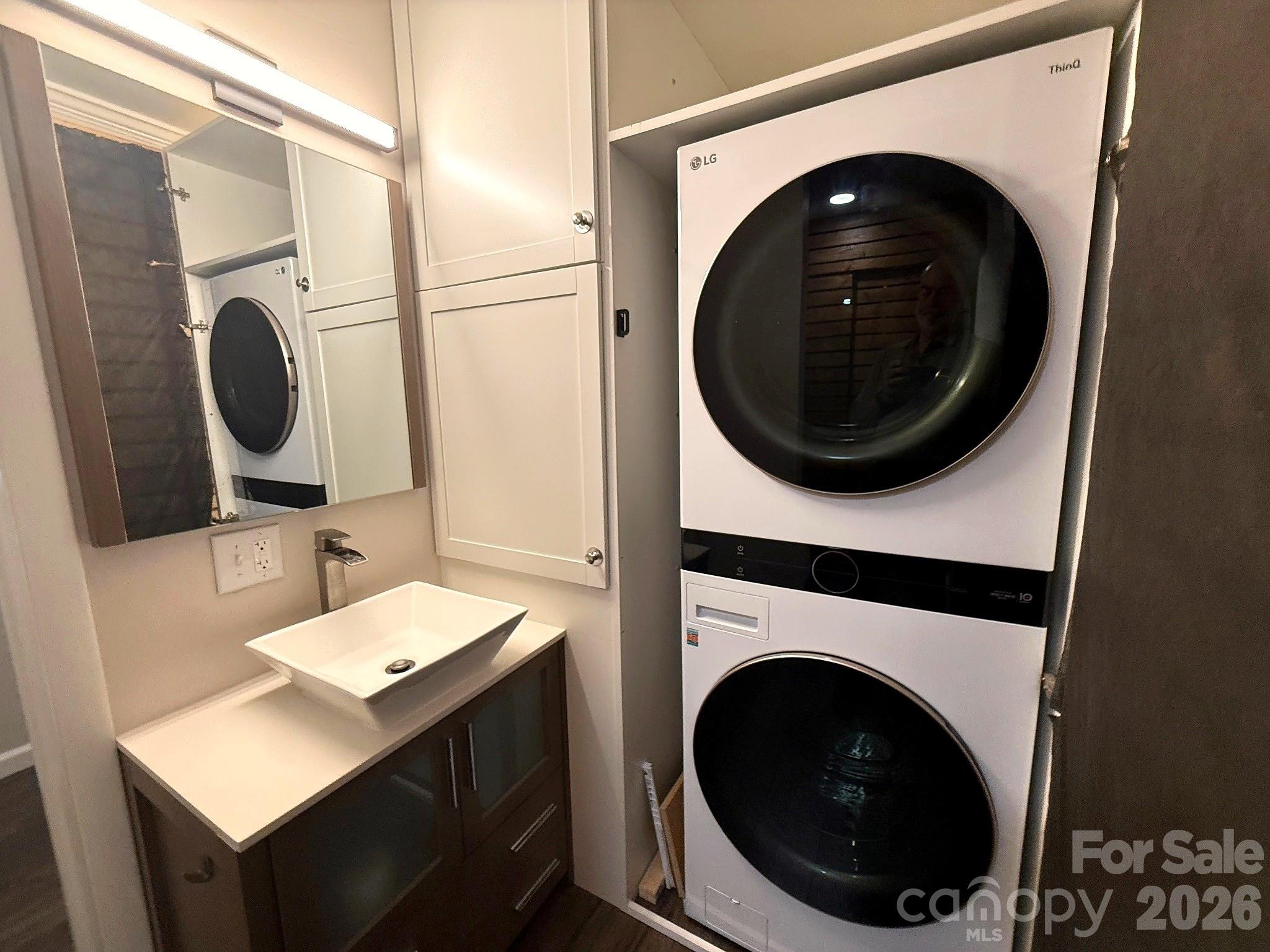 160 Whitney Boulevard 24 Property Photo 16